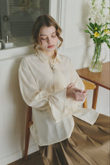 volume sleeve frill tie blouse