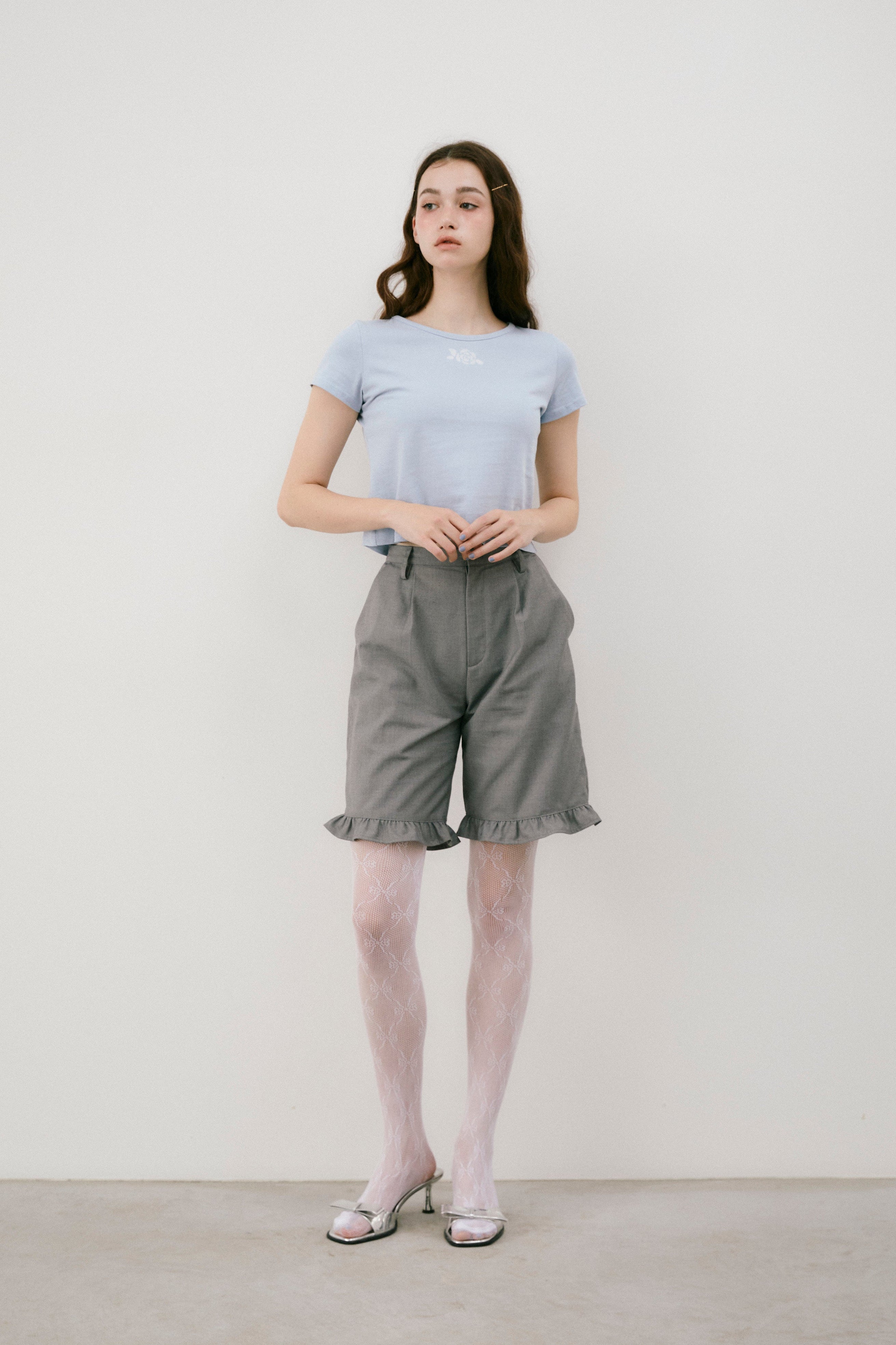 frill tuck half pants