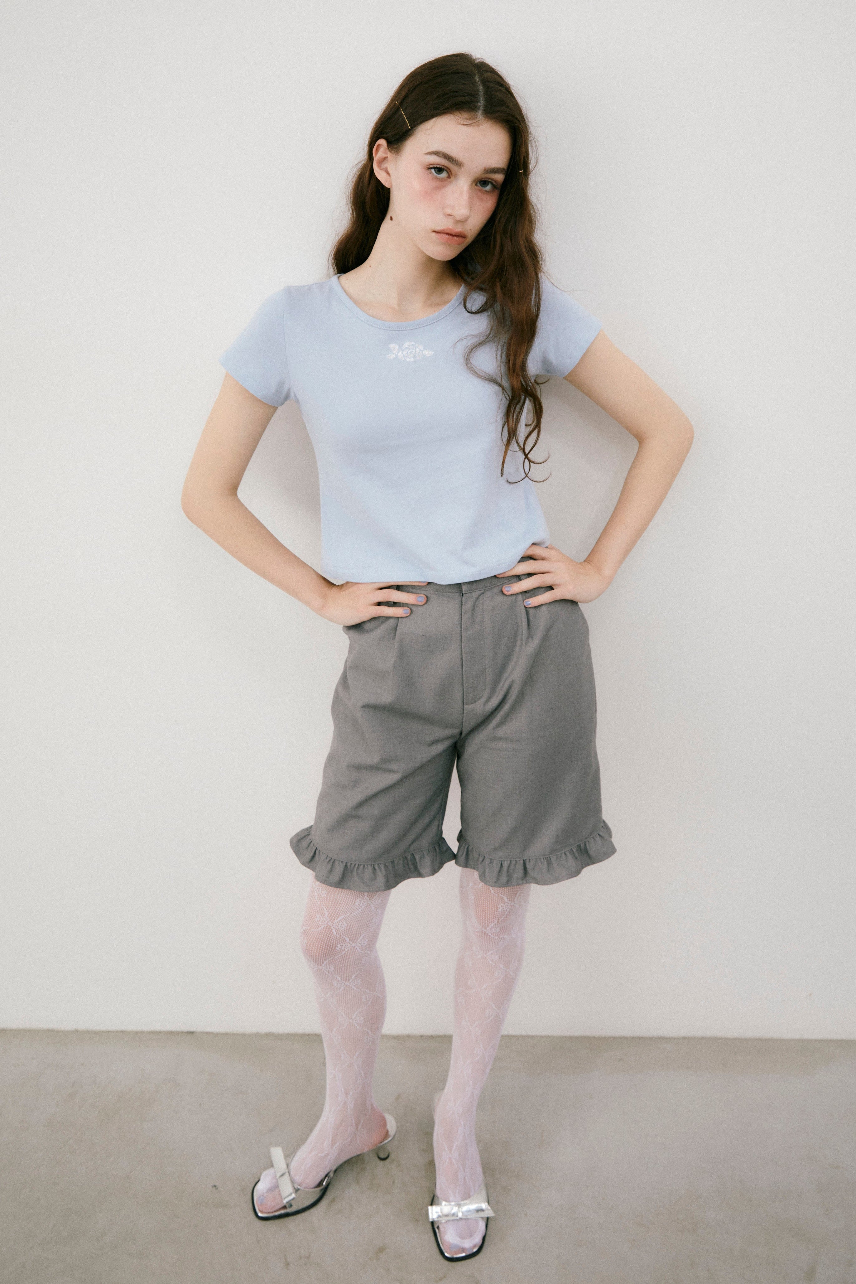 frill tuck half pants