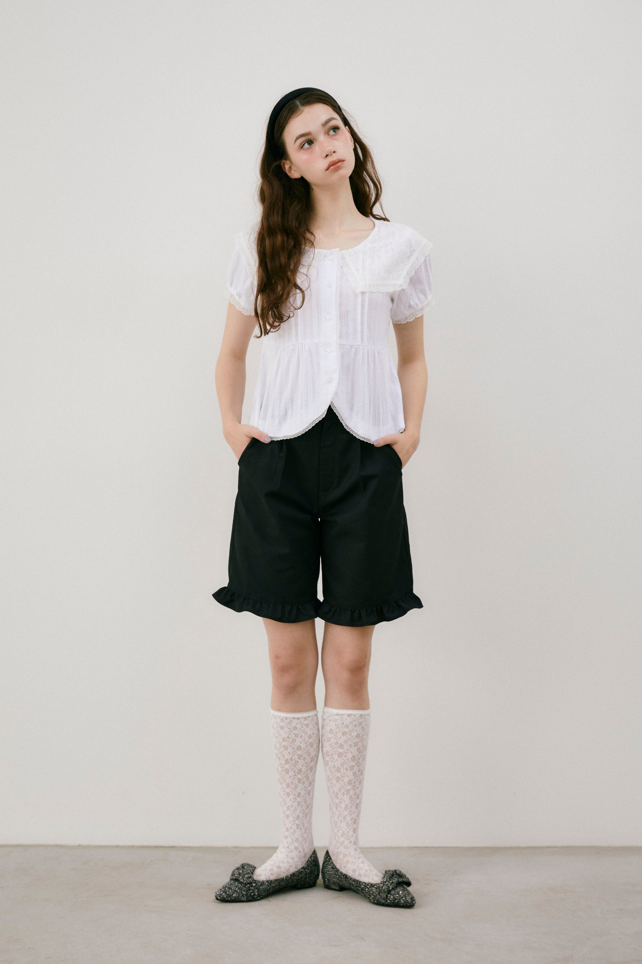 frill tuck half pants