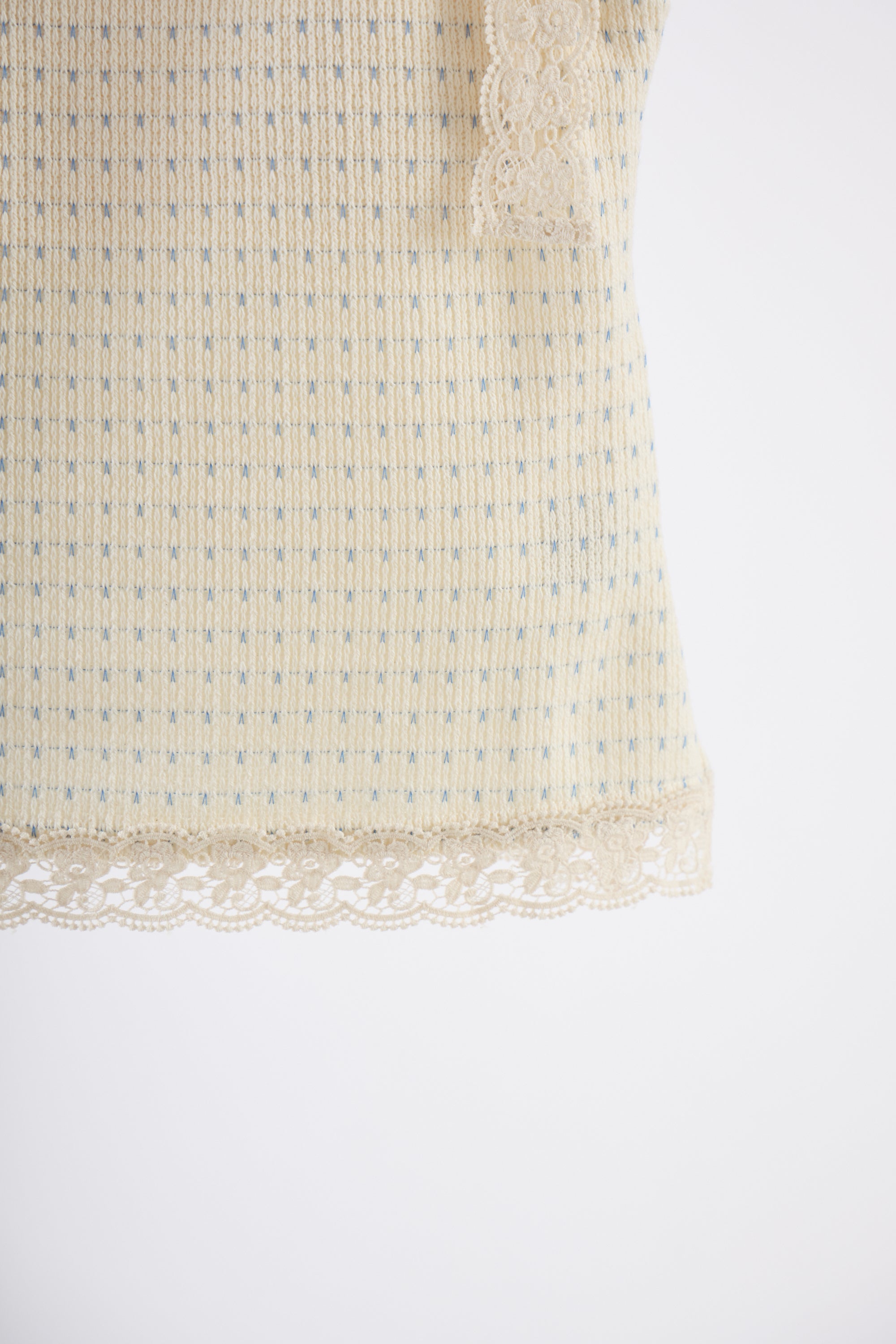 cup in shoulder lace camisole