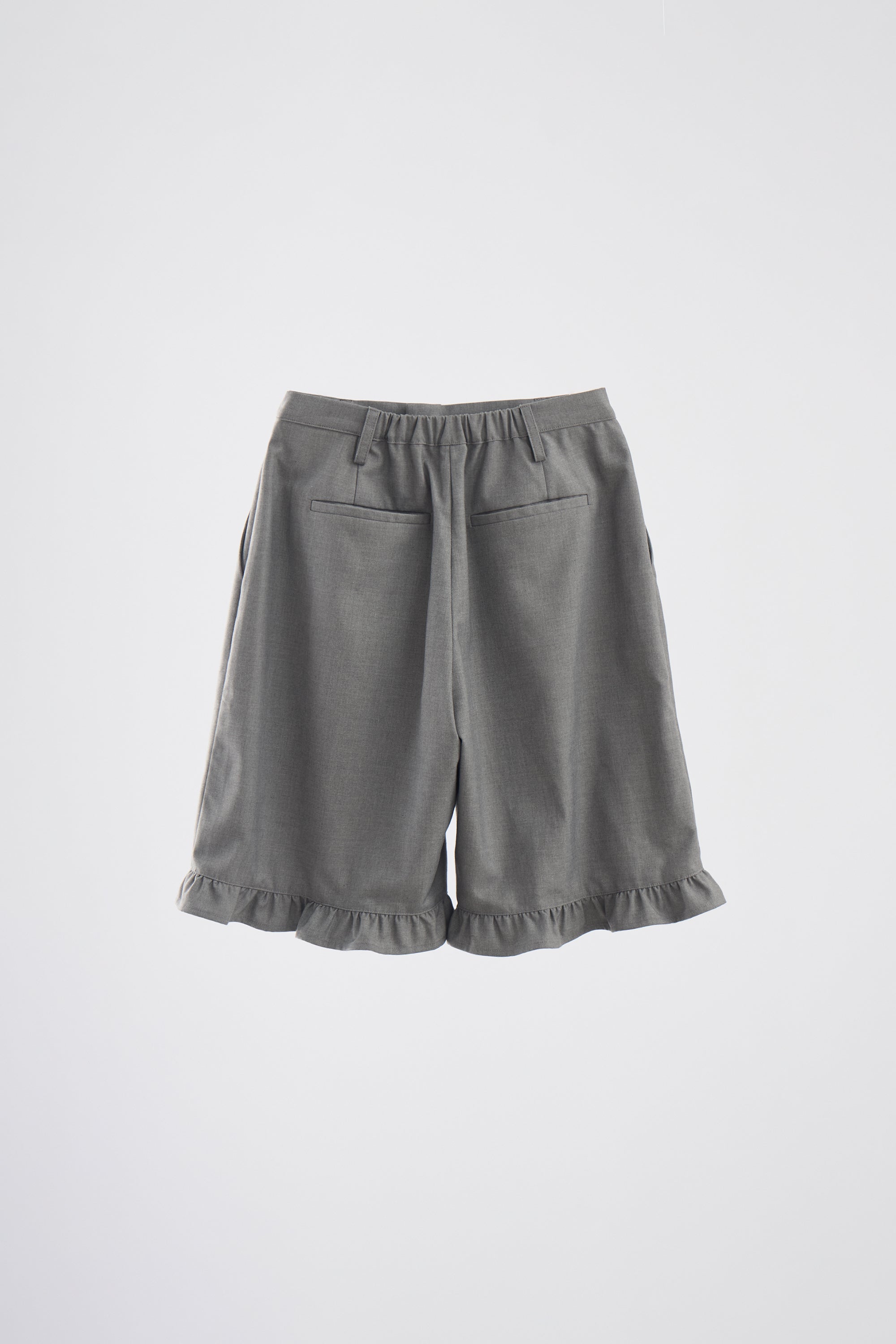 frill tuck half pants