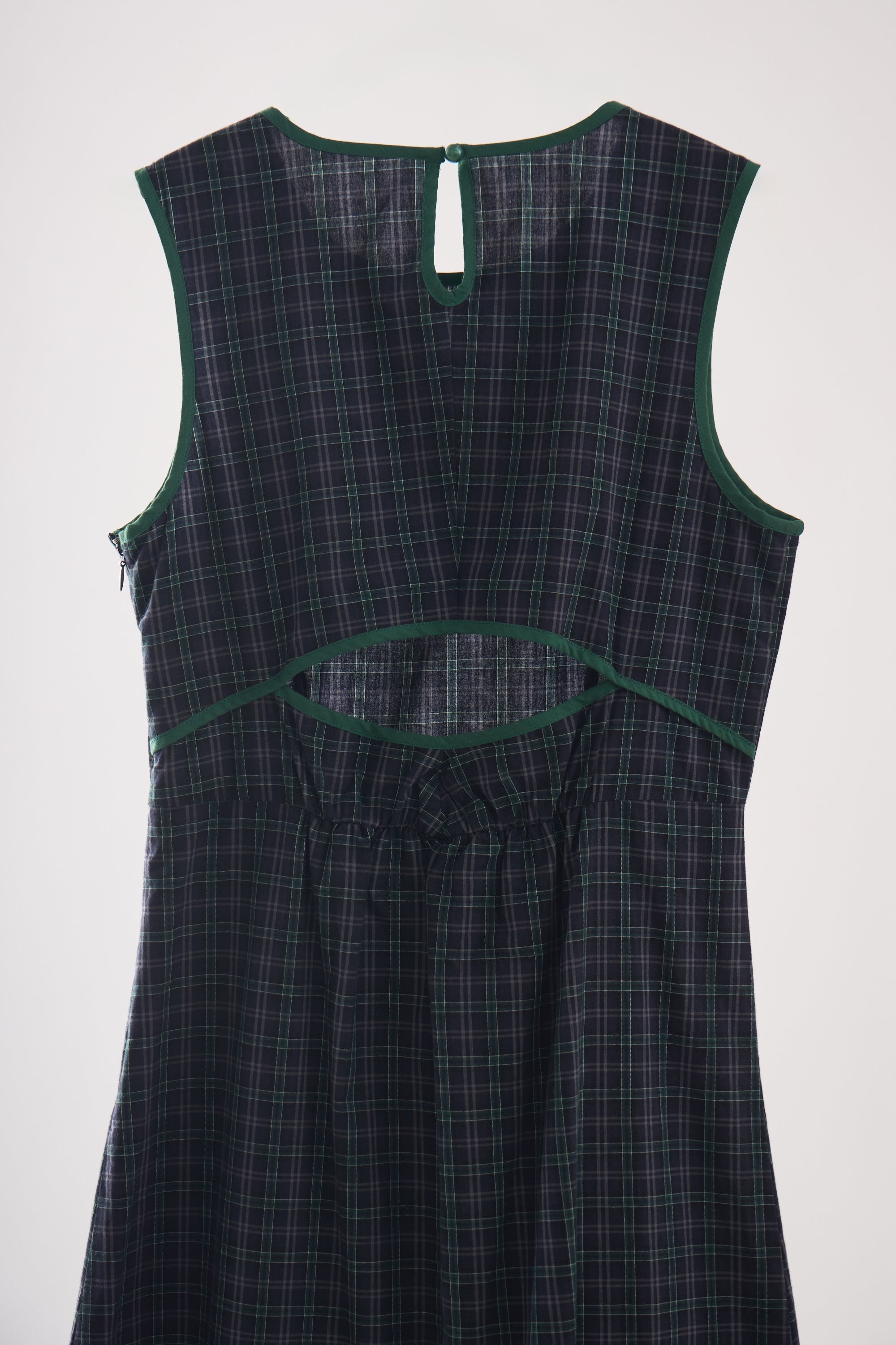 back cut onepiece