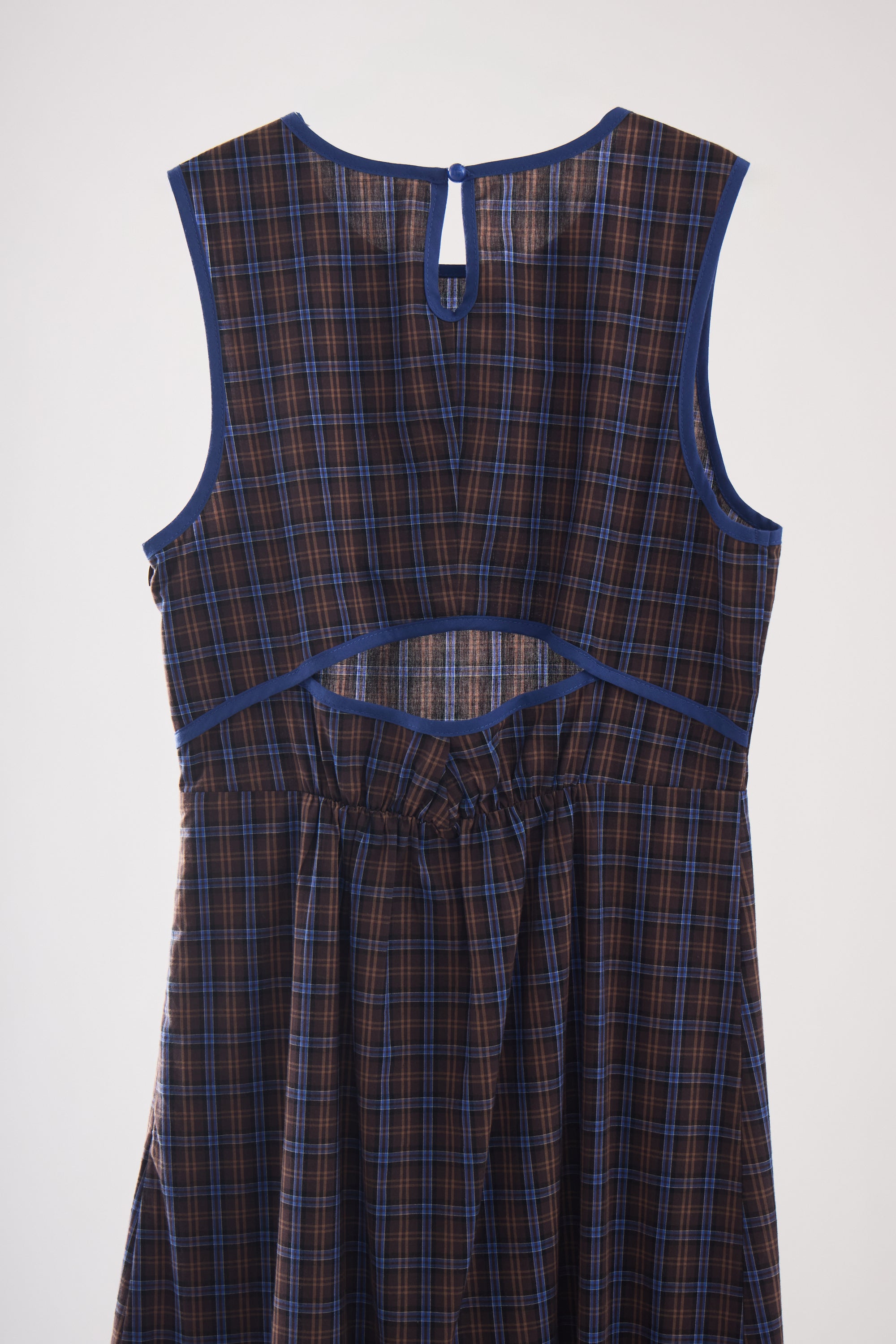back cut onepiece