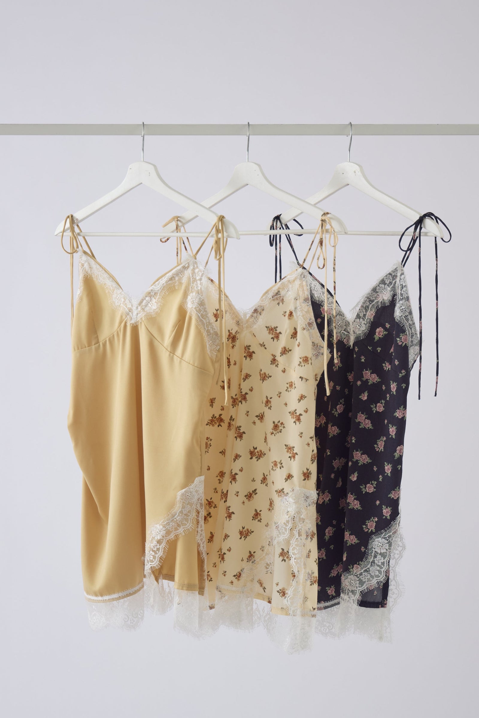 ワンピース idem sensual satin cami onepiece sensual satin cami onepiece / レース付きサテンランジェリーキャミ