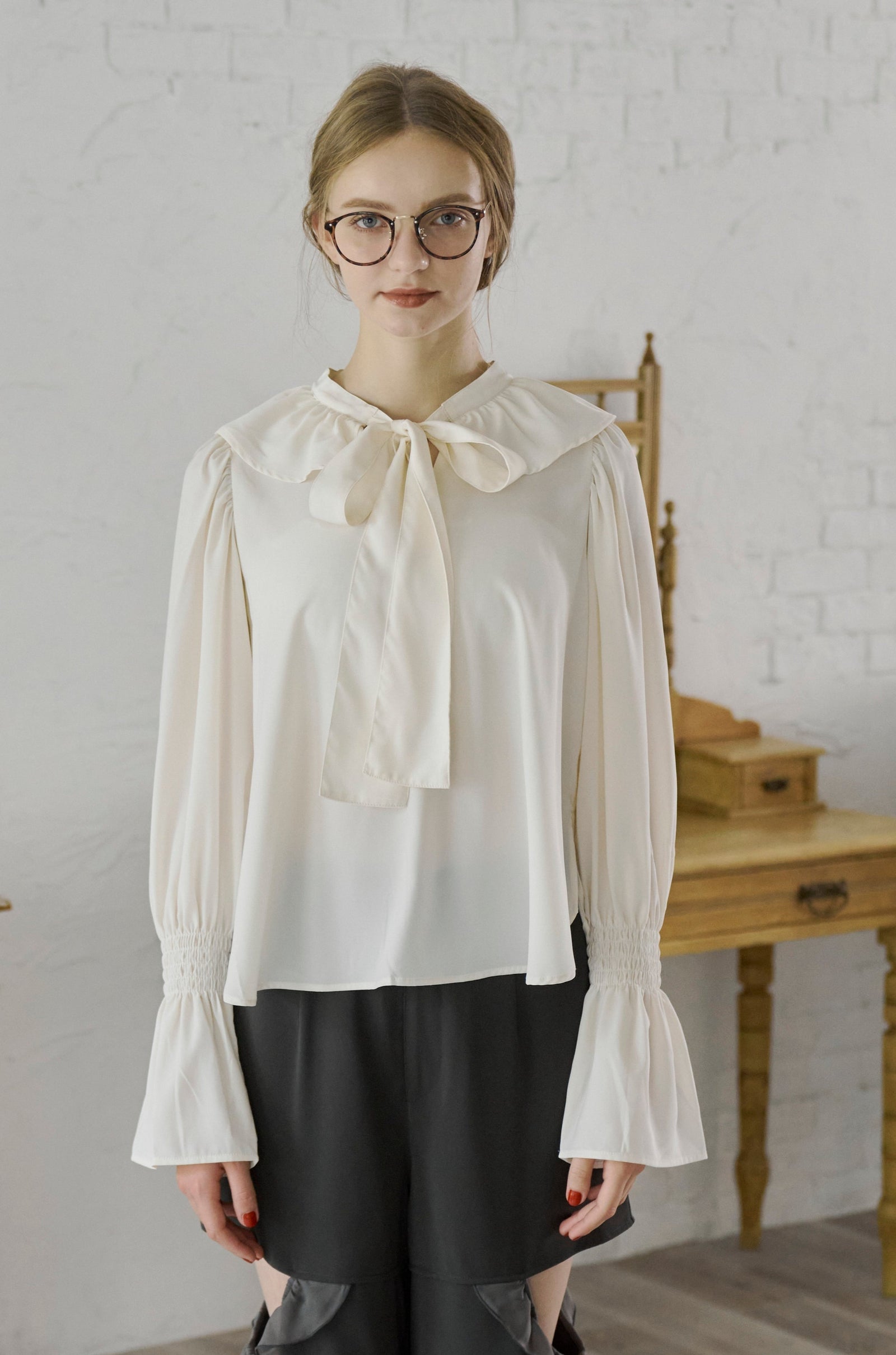 bowtie ribbon frill blouse – idem