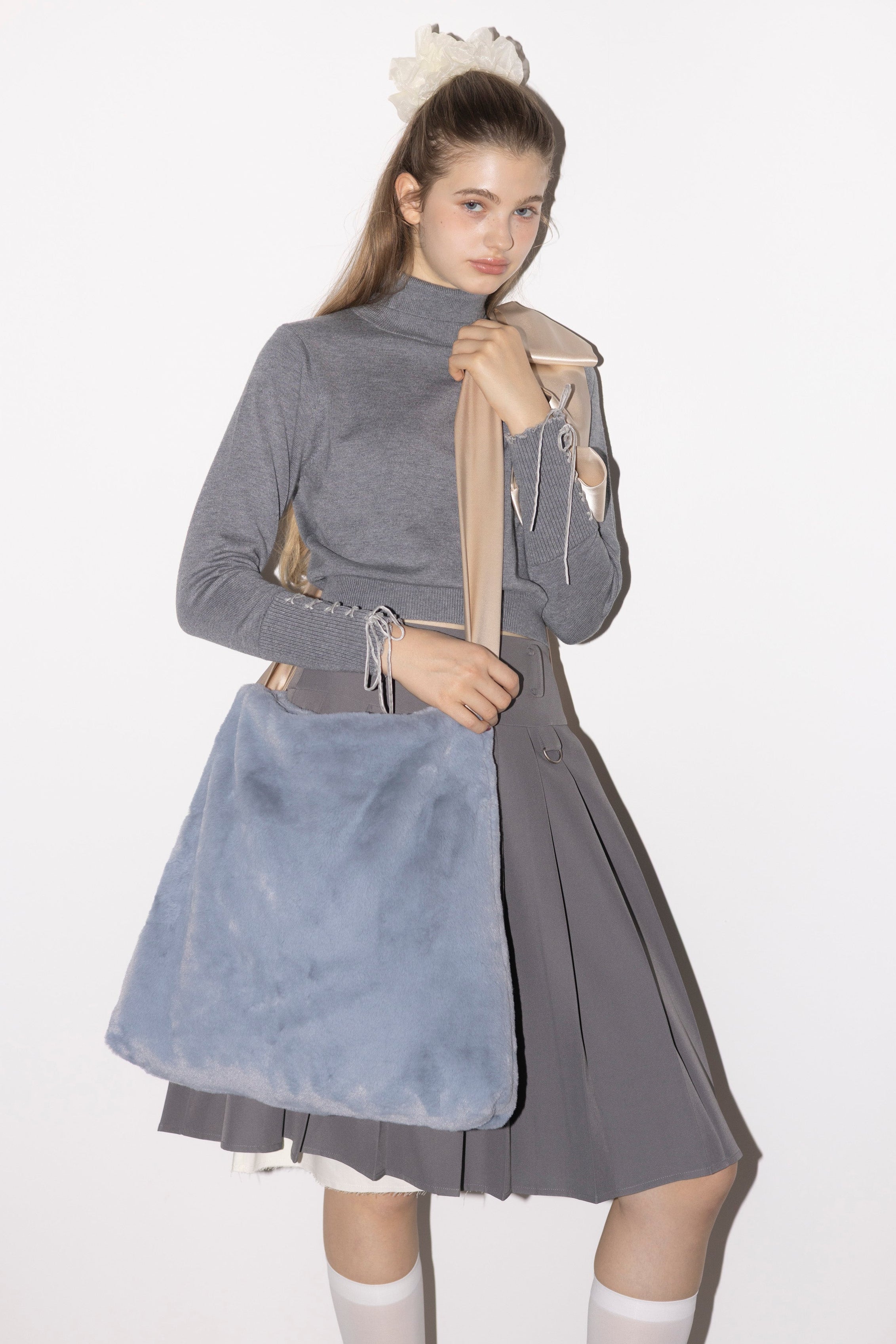 lace up ribbon turtle knit