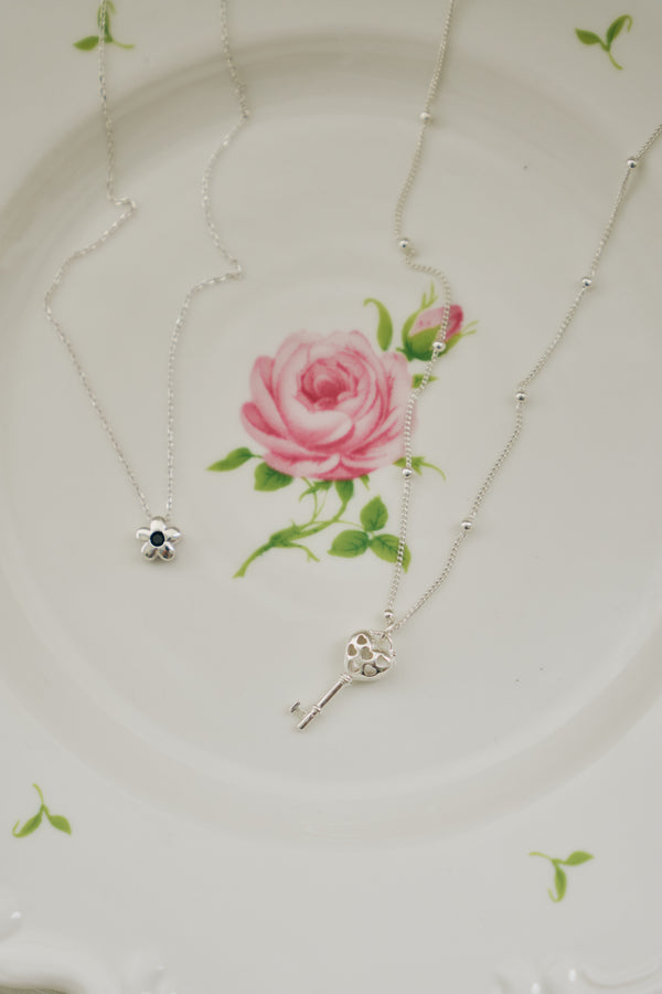 【 online store Exclusive 】silver925 flower necklace