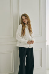 many frill blouse
