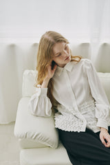 many frill blouse