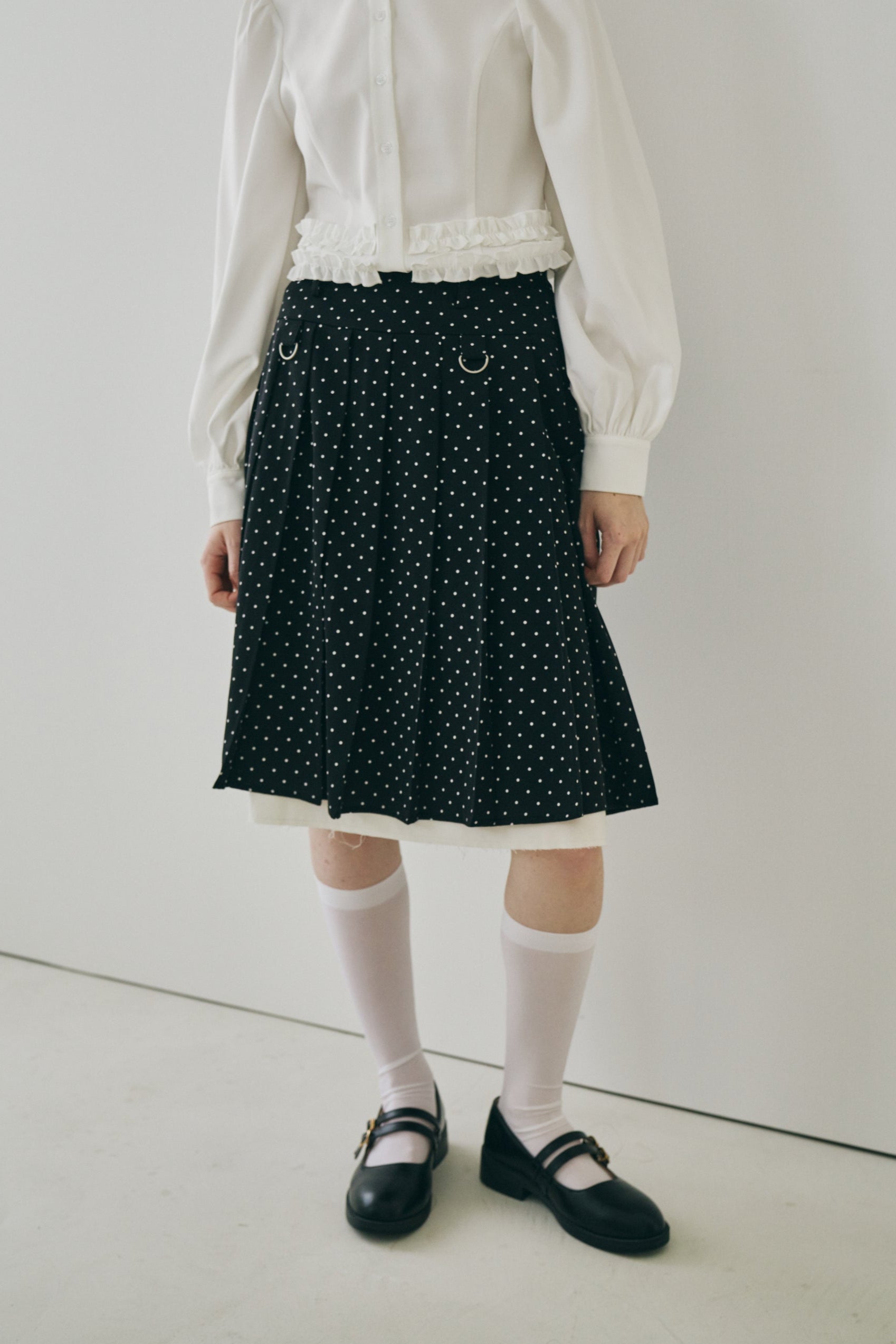 layered medium pleats skirt