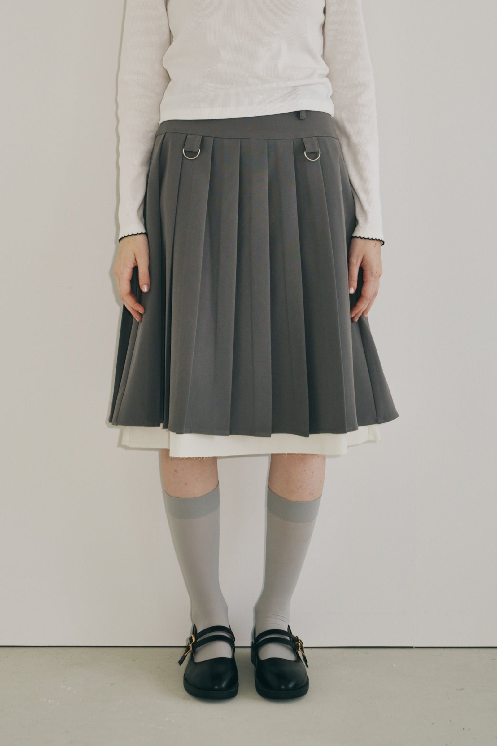 layered medium pleats skirt