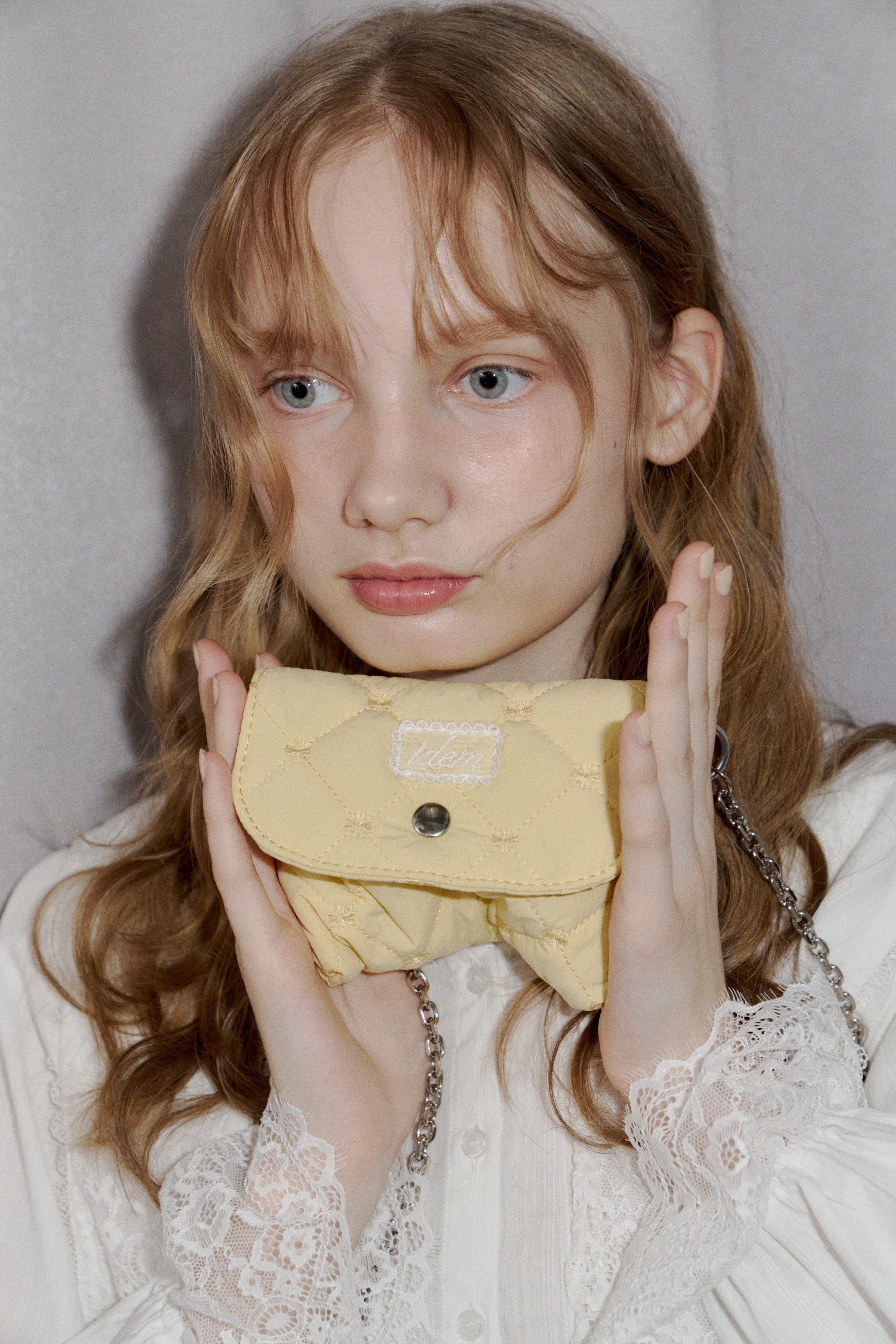 paddet chain pouch bag