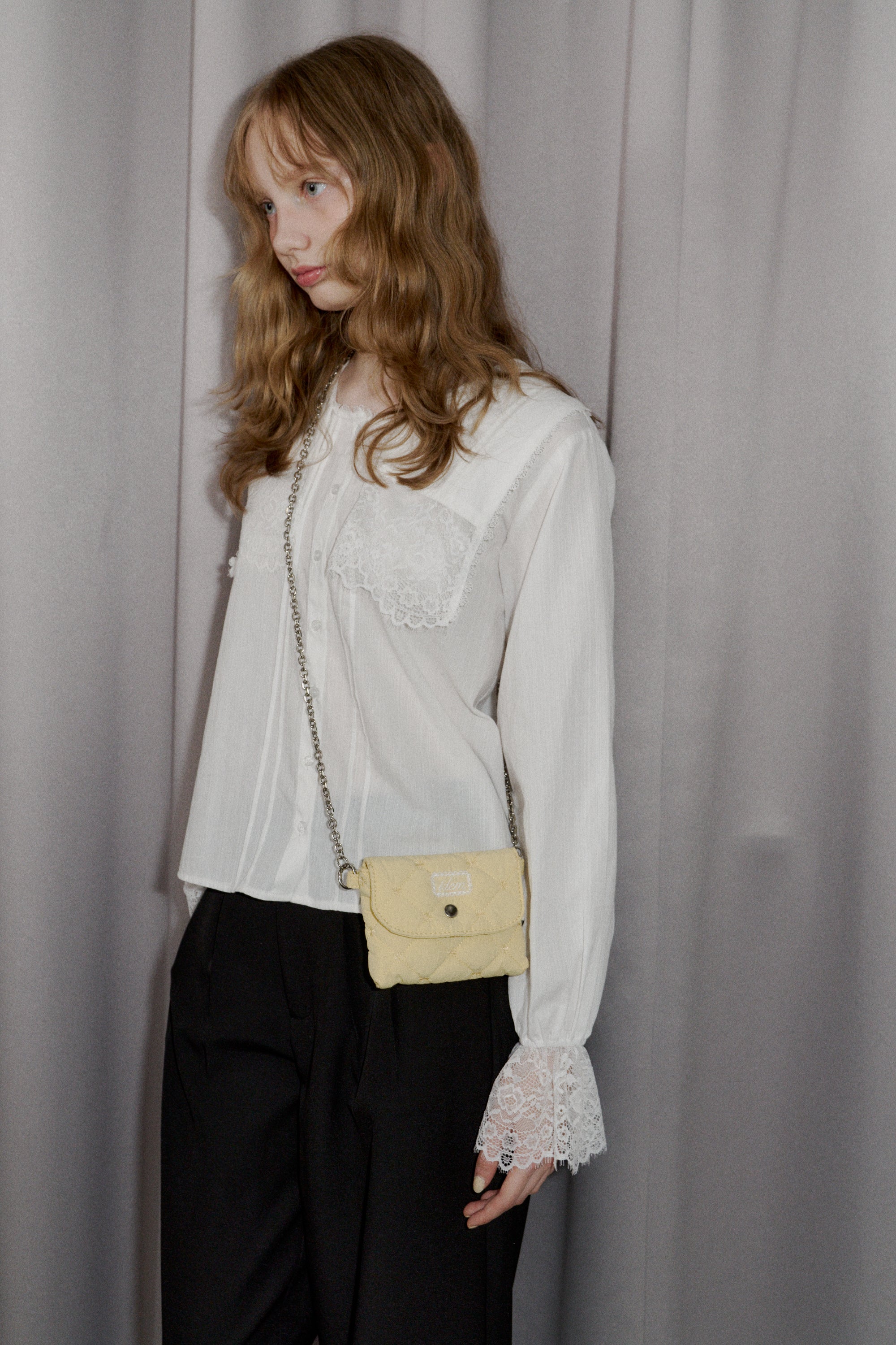 paddet chain pouch bag