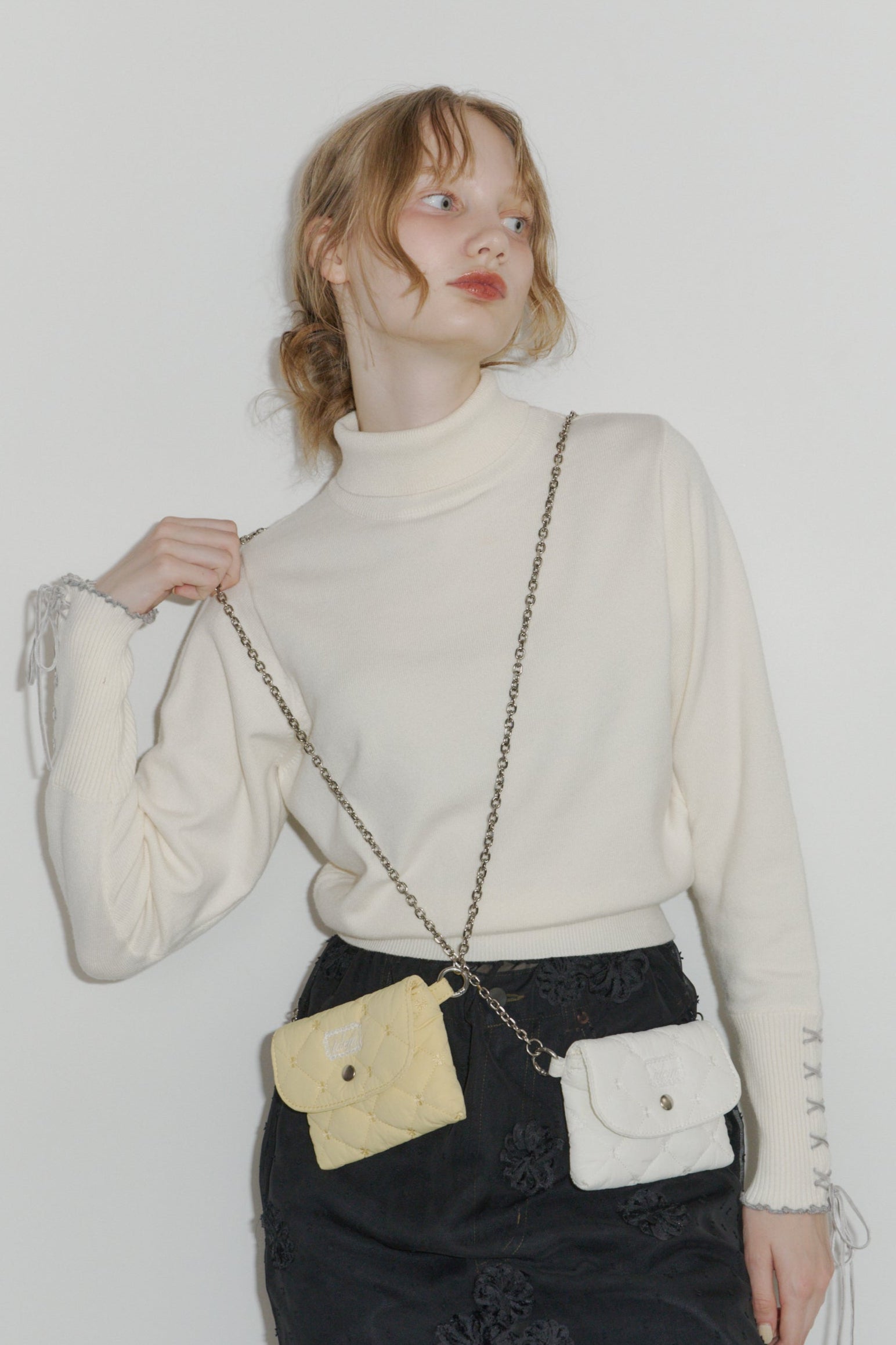 paddet chain pouch bag