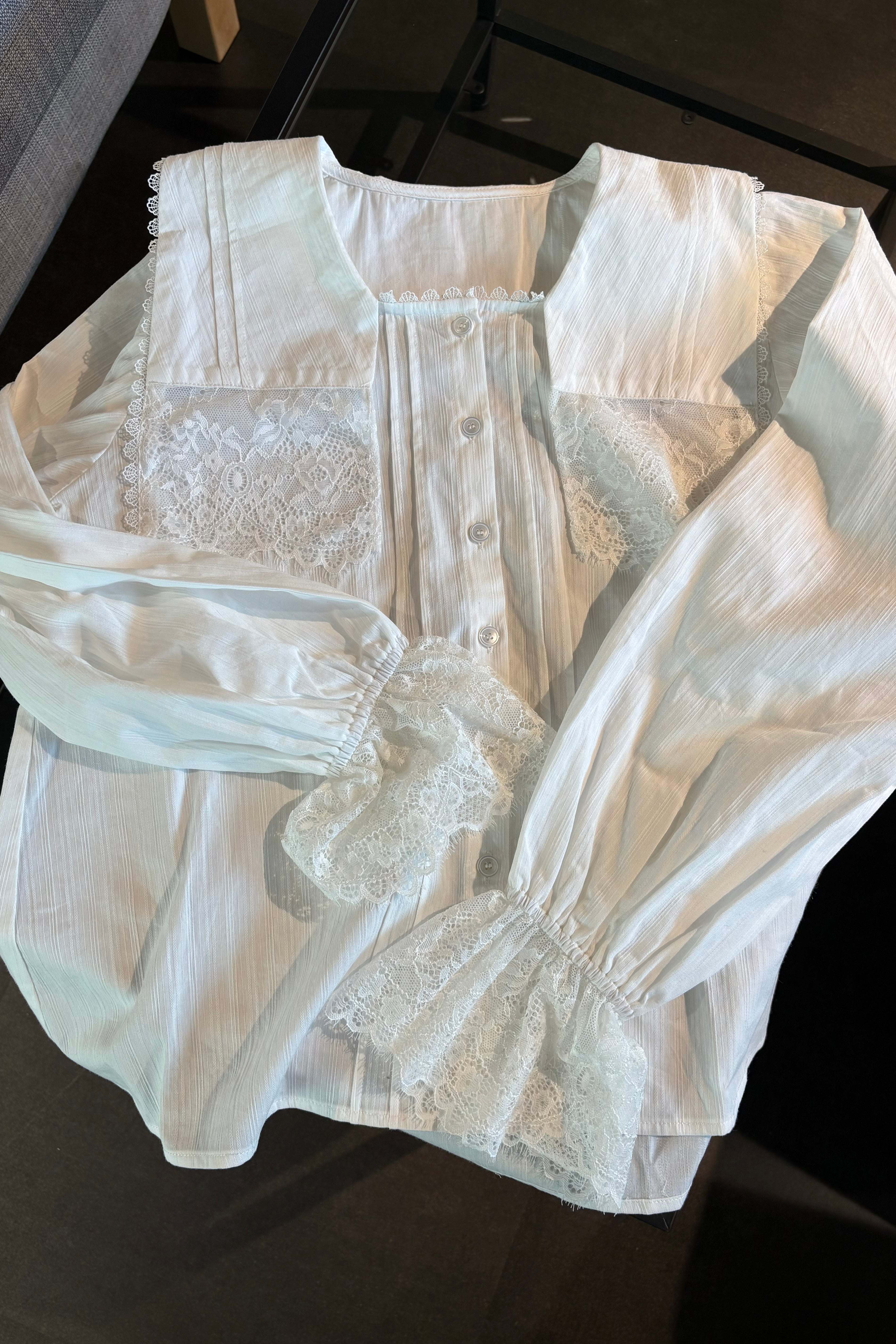 vintage square lace collar blouse
