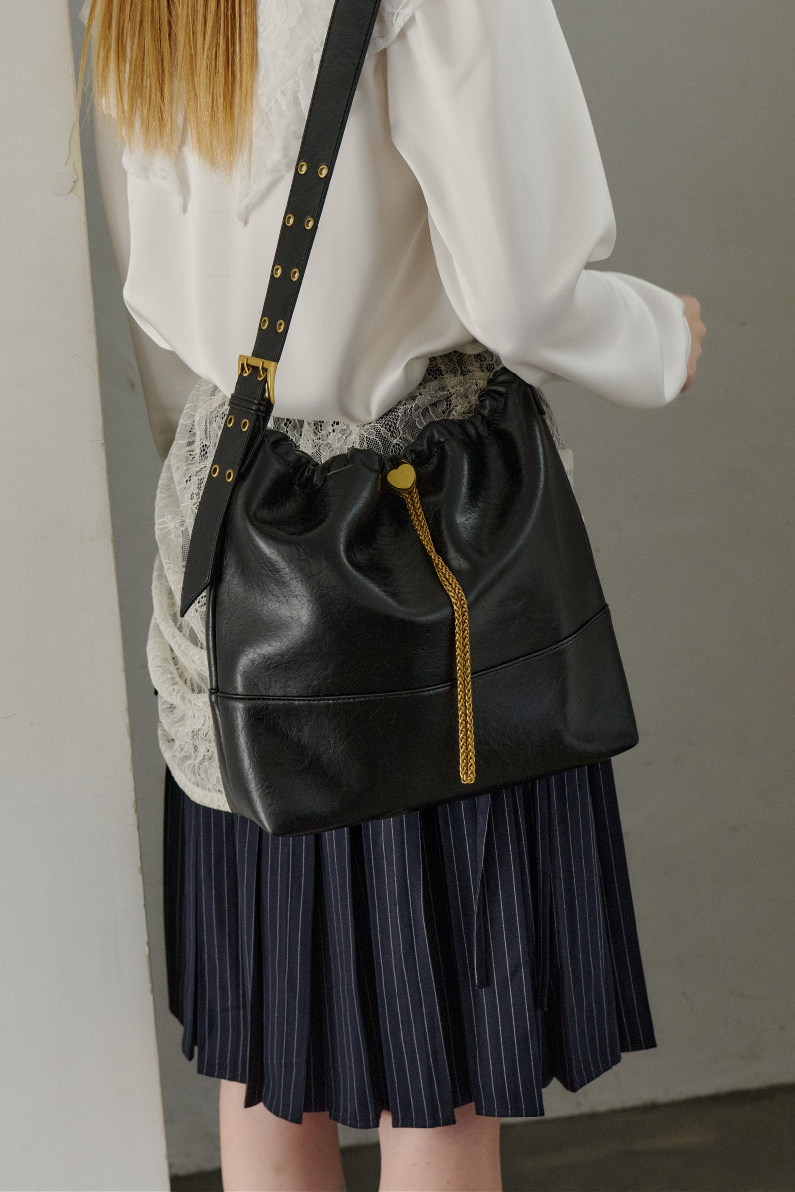 heart charm shoulder bag – idem