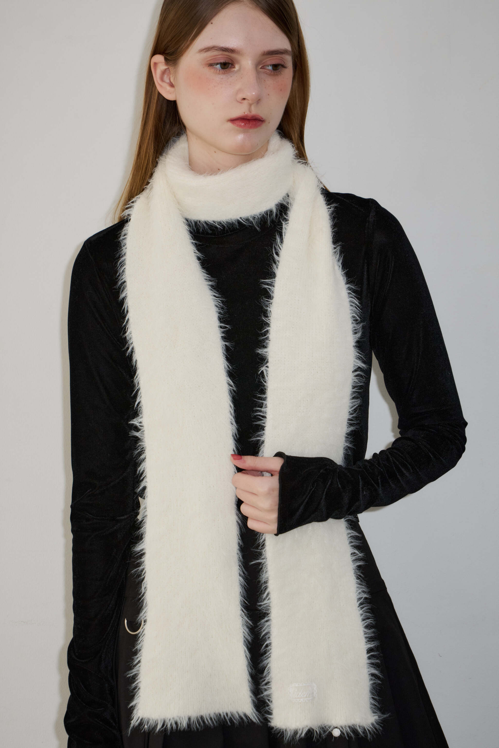 slim knit shaggy muffler