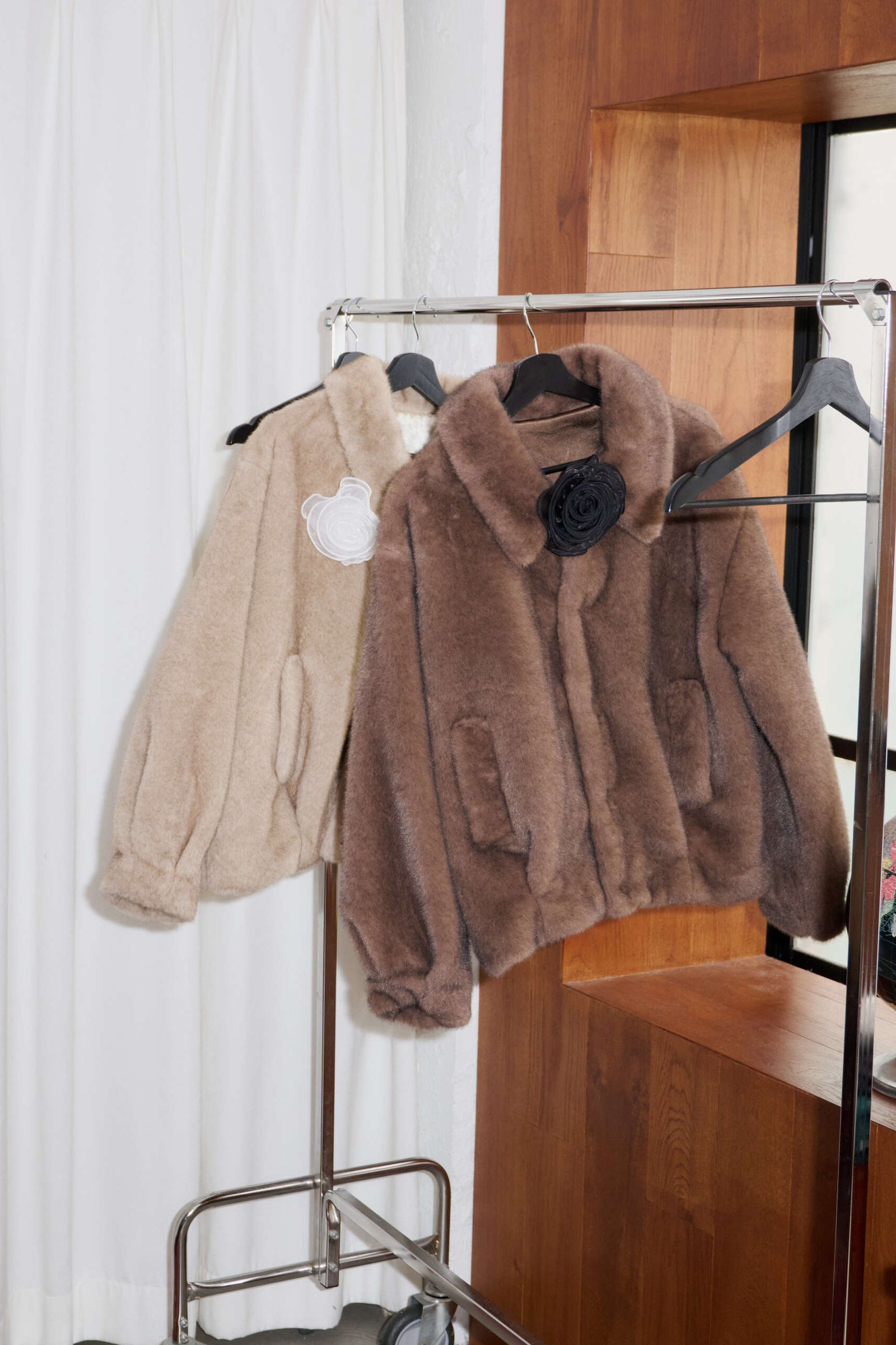 tulle brooch fur coat – idem