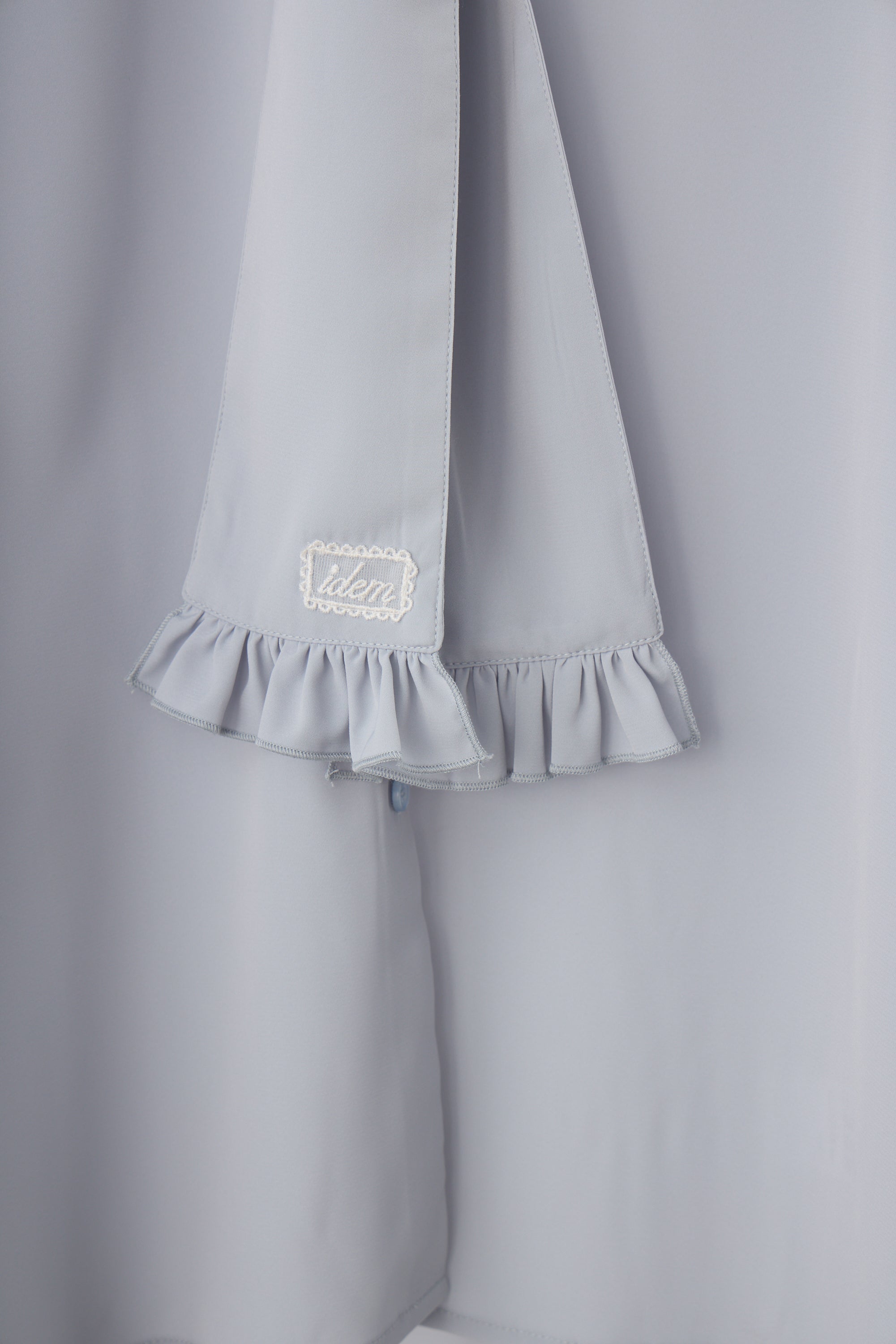 volume sleeve frill tie blouse