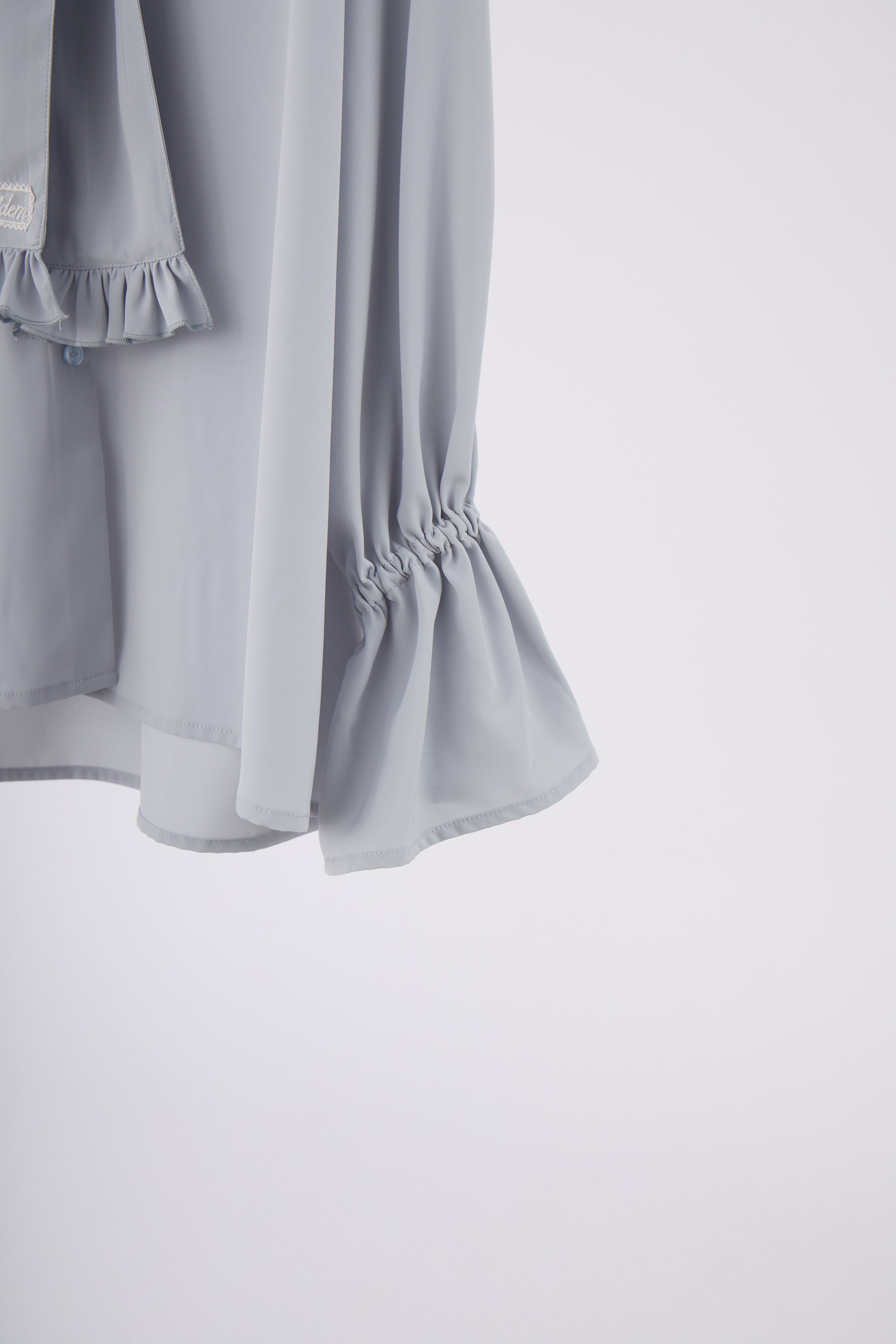 volume sleeve frill tie blouse