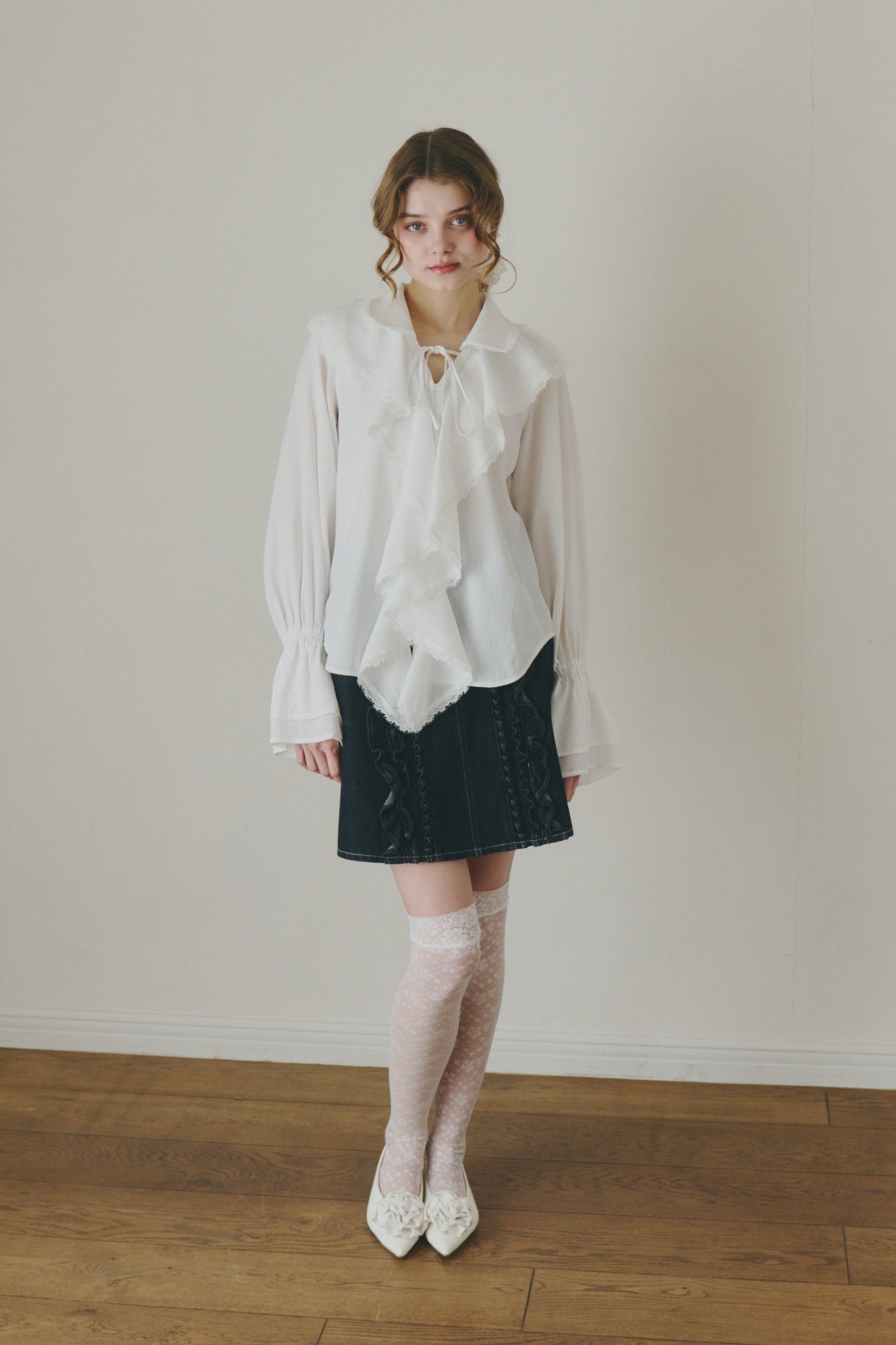 ruffle collared blouse