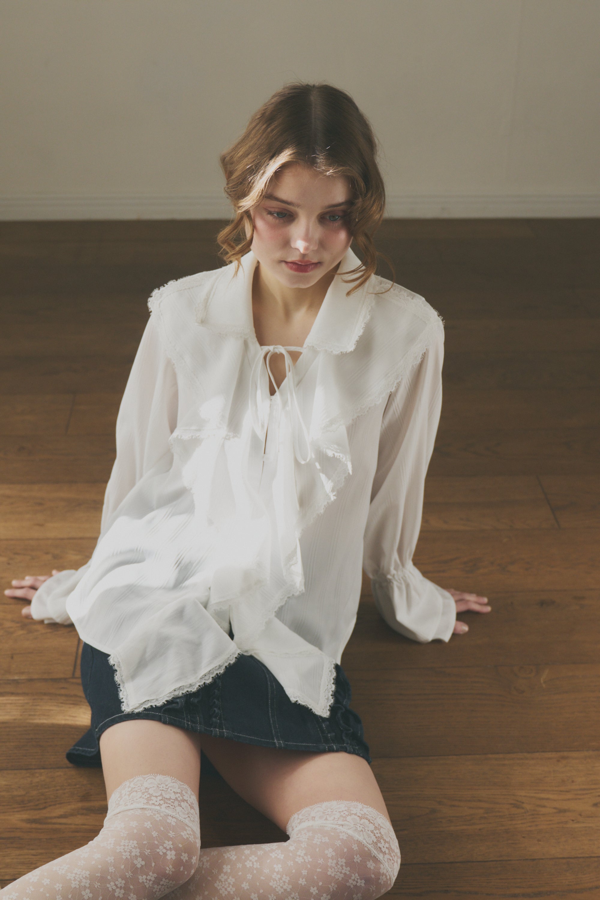 ruffle collared blouse