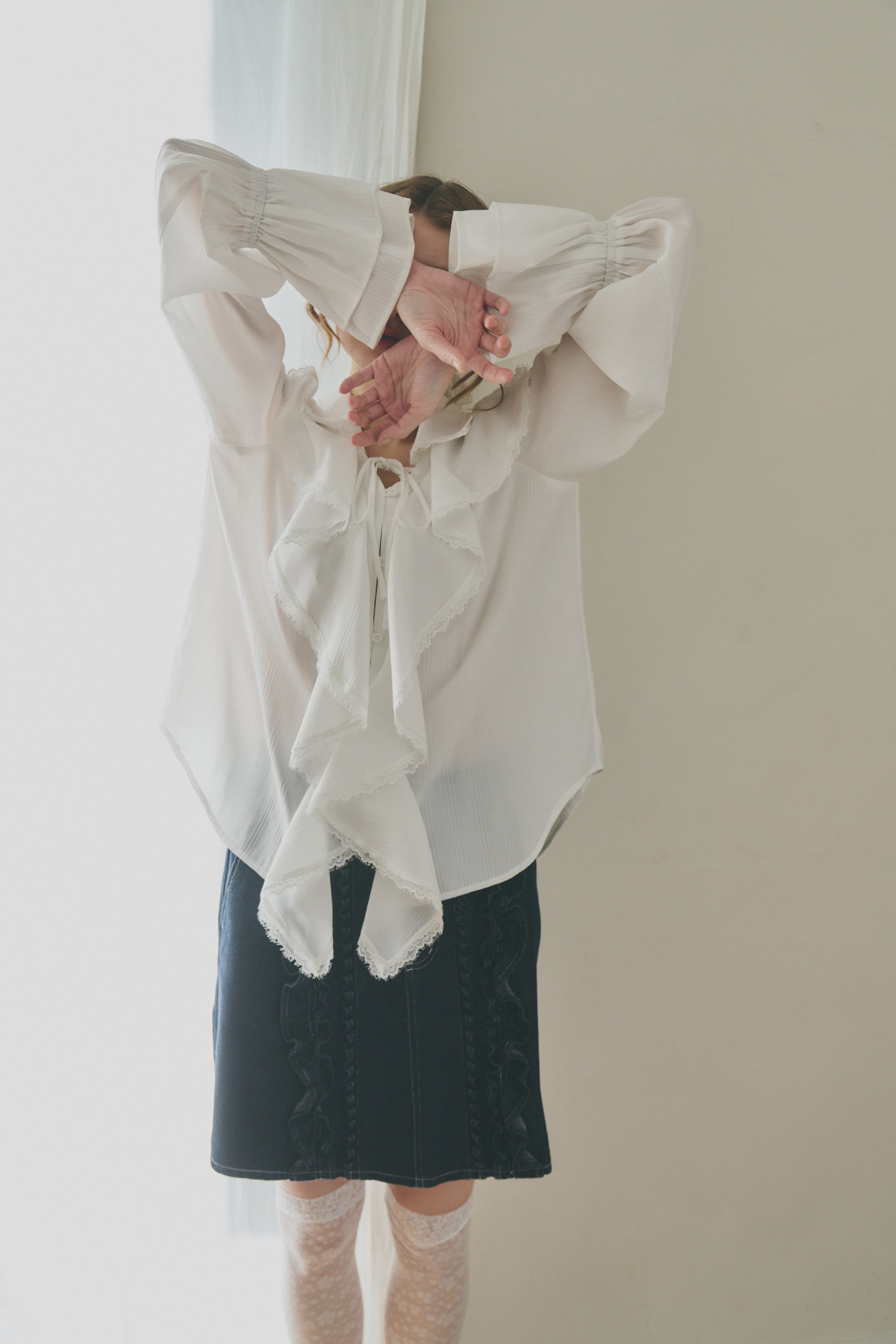 ruffle collared blouse