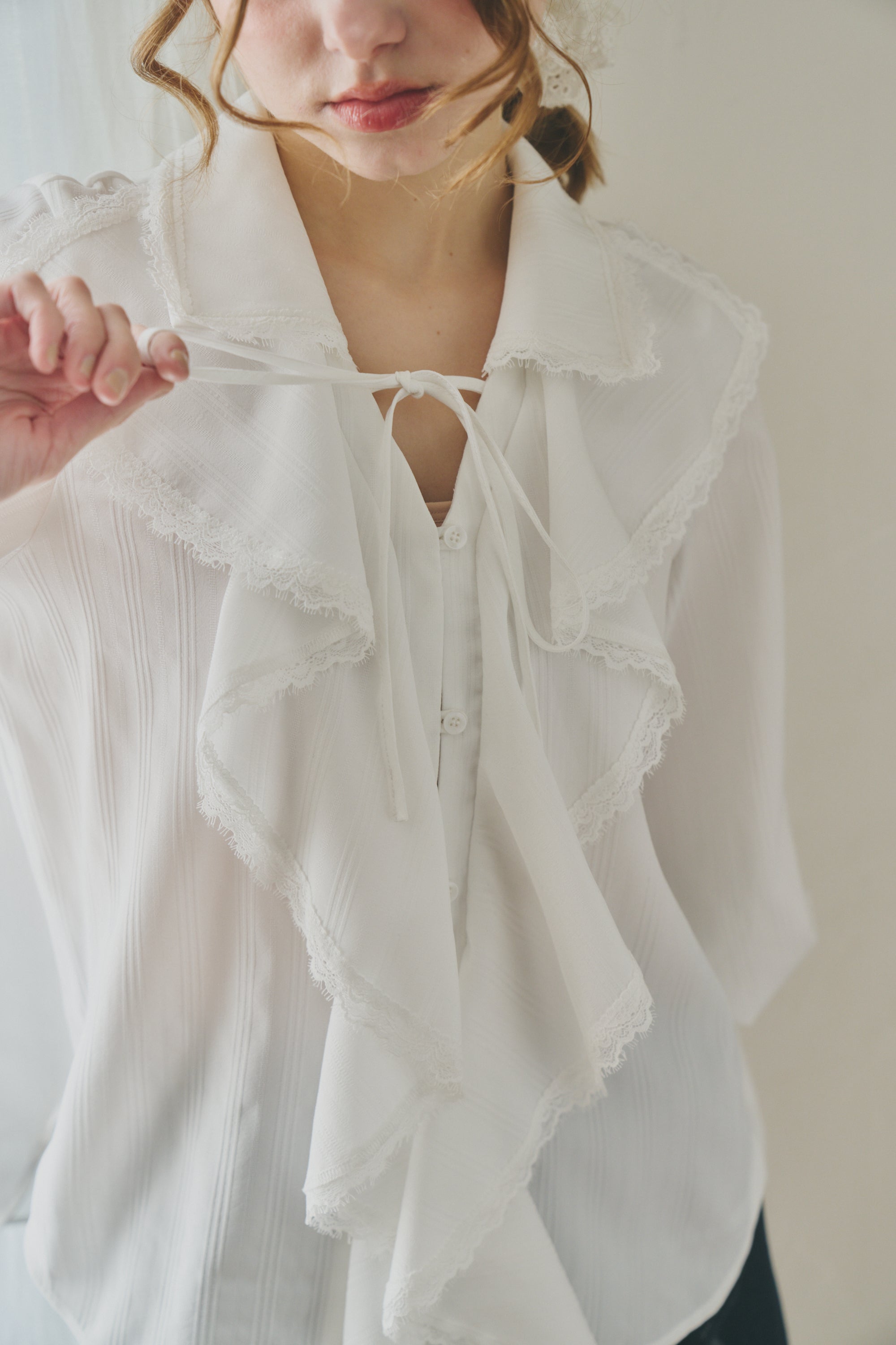 ruffle collared blouse