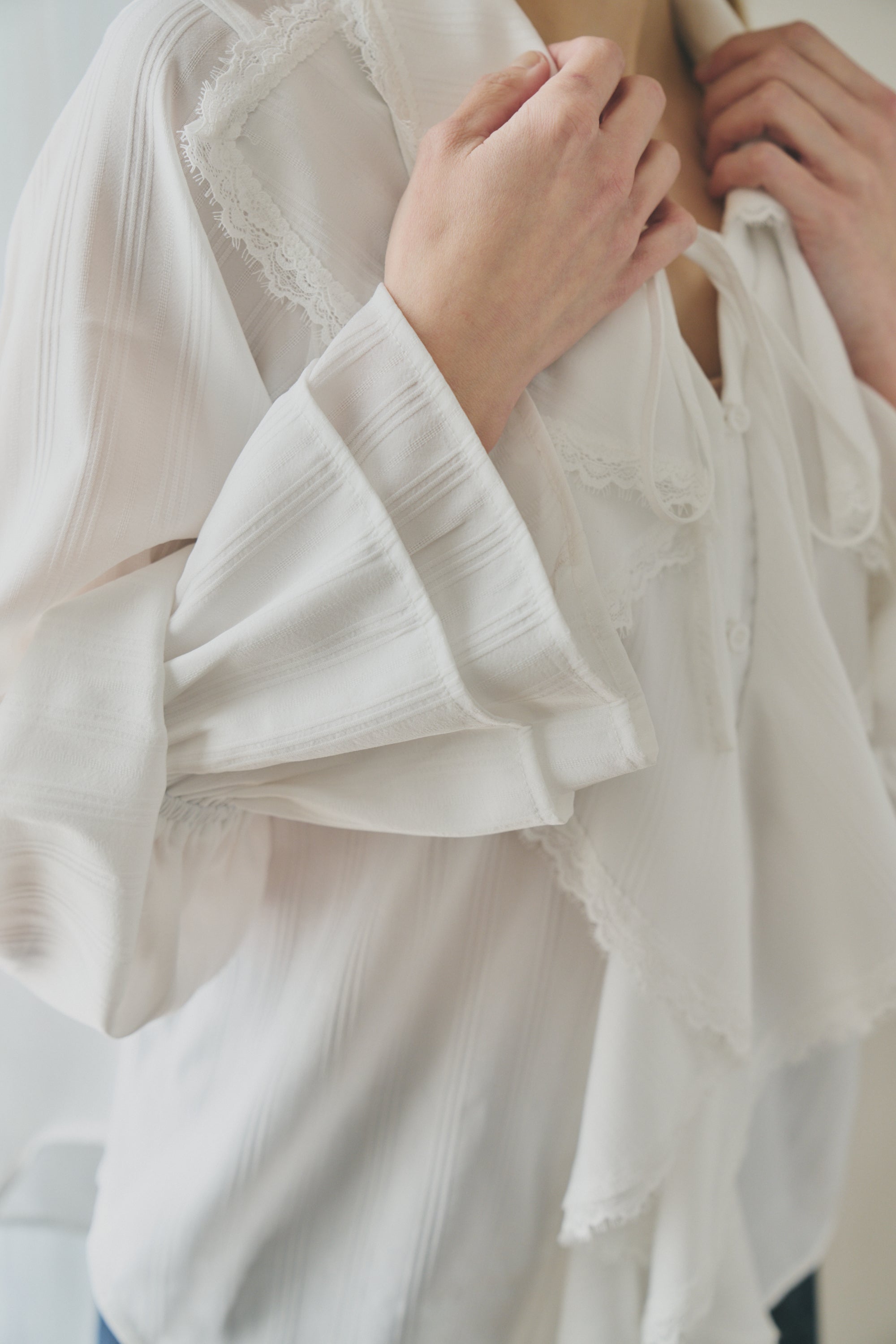 ruffle collared blouse