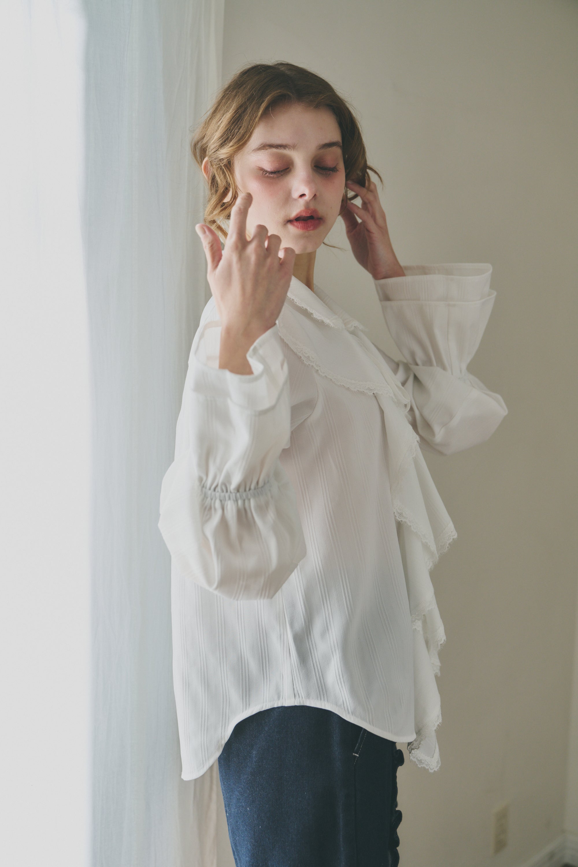 ruffle collared blouse