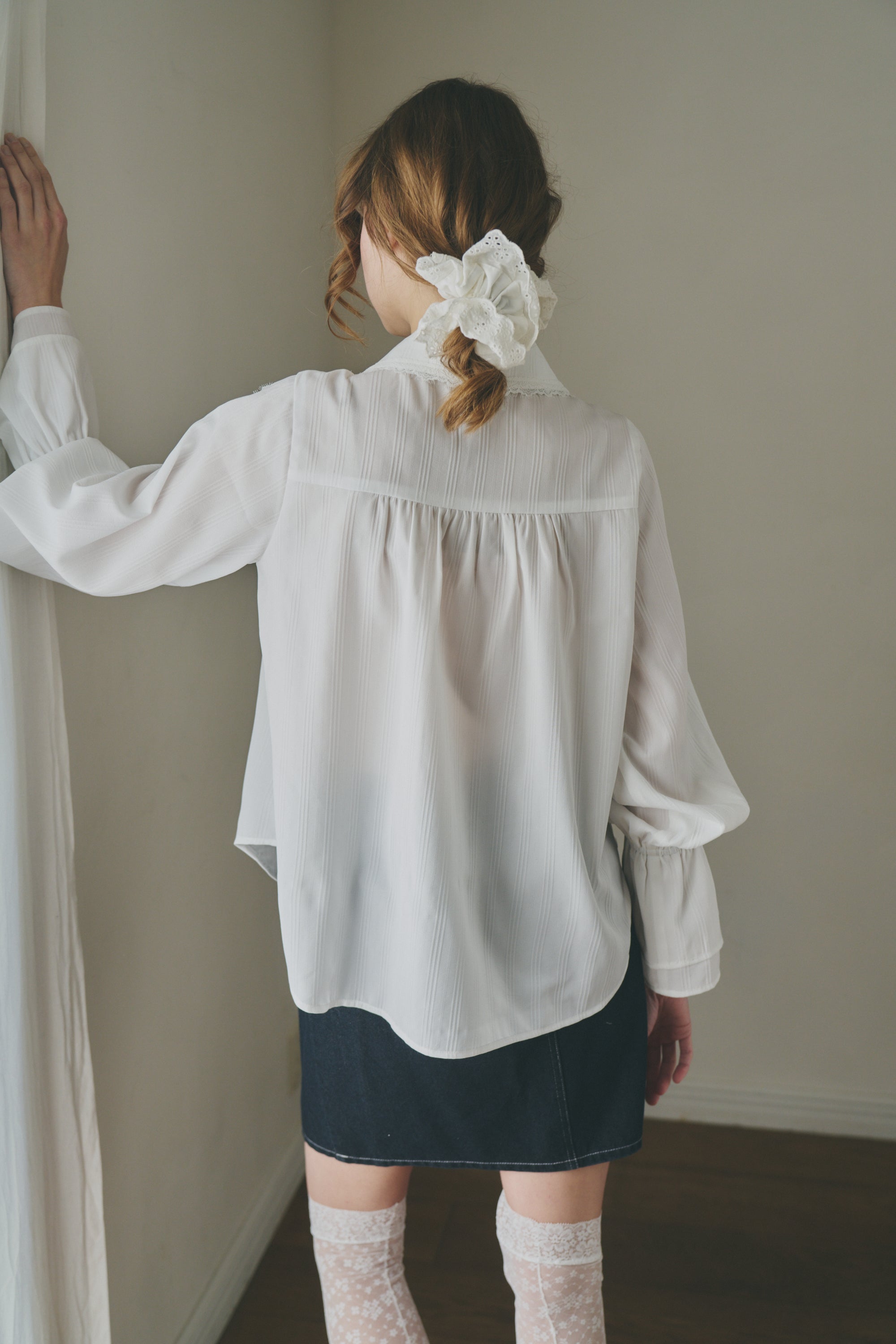 ruffle collared blouse