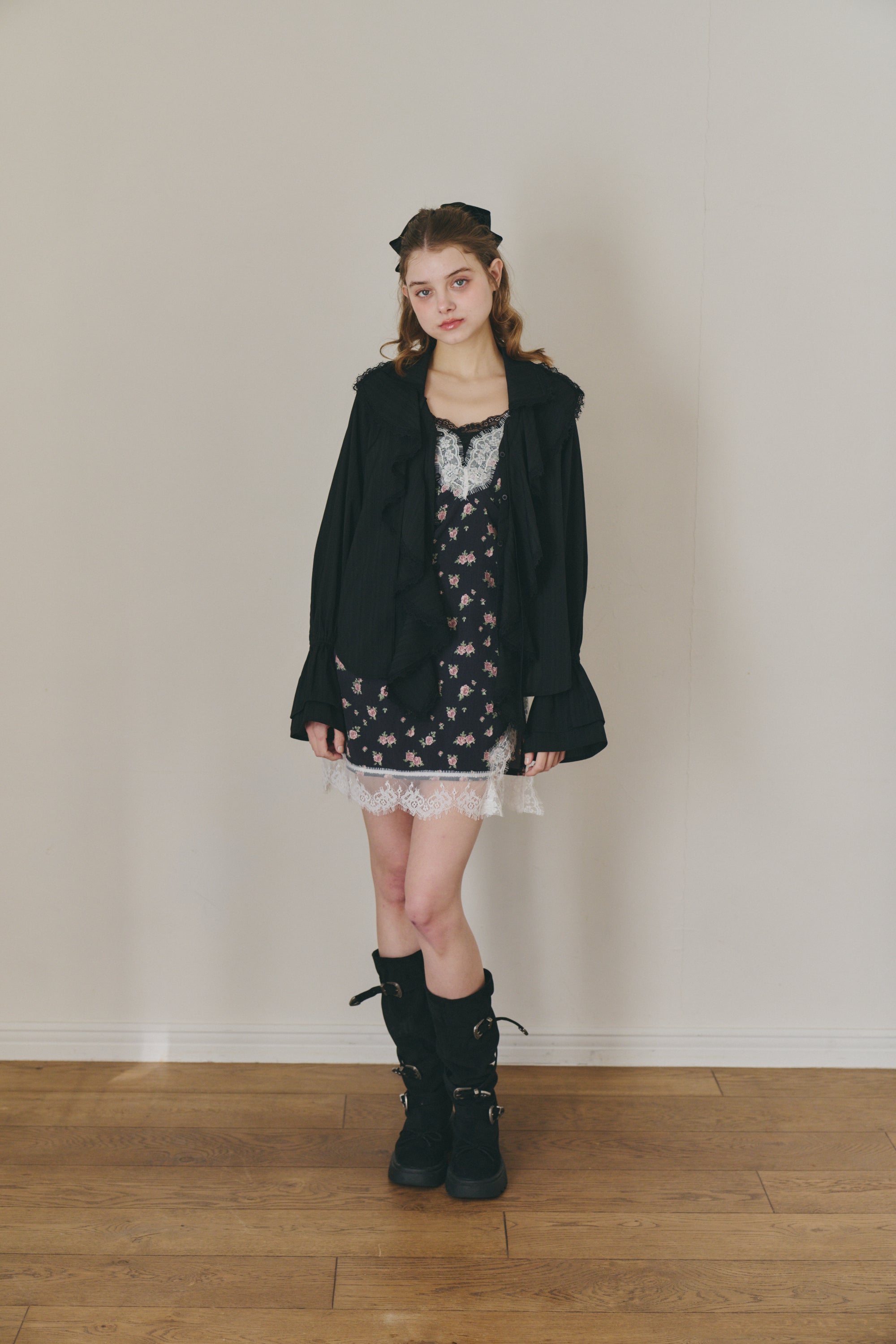 ruffle collared blouse