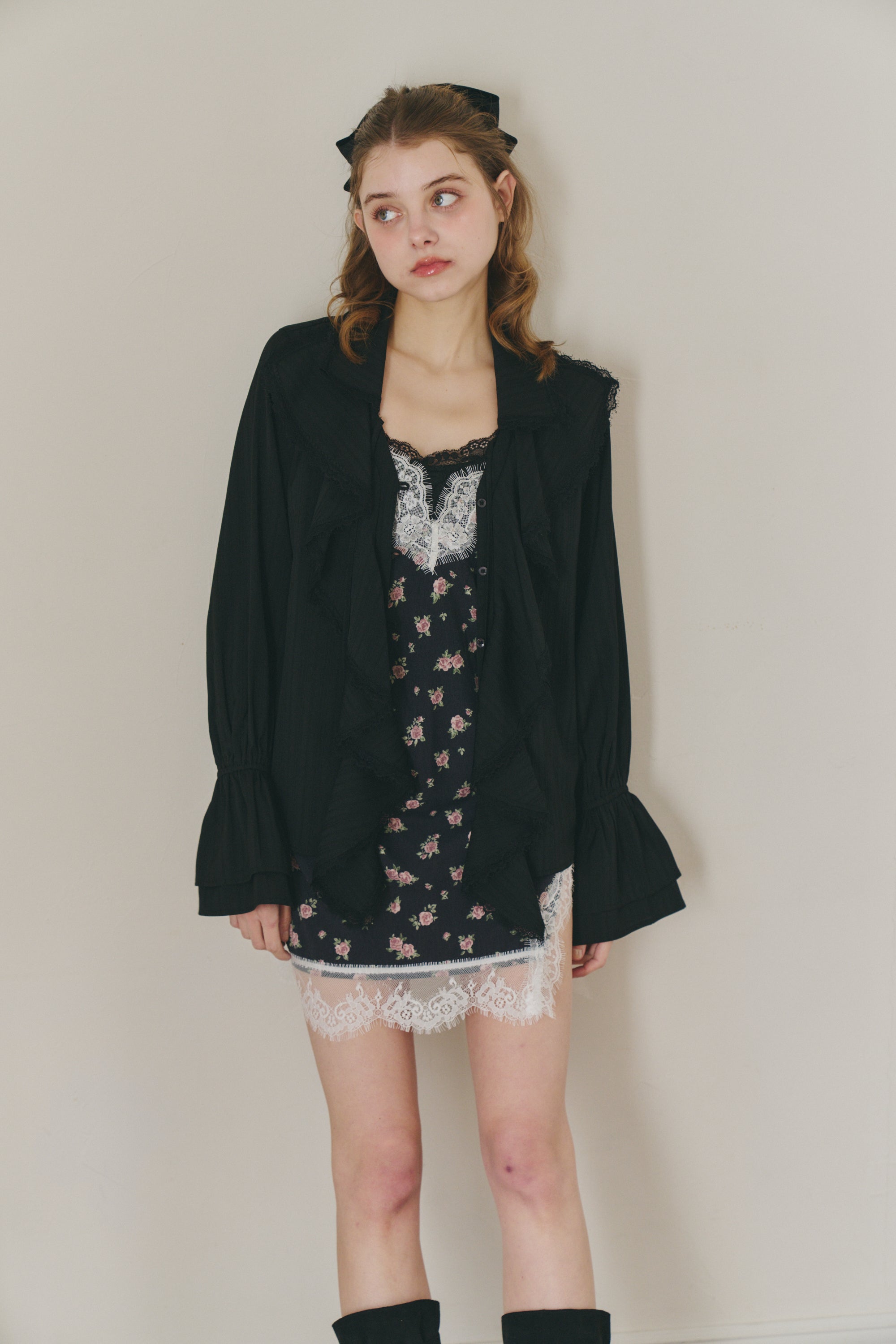 ruffle collared blouse