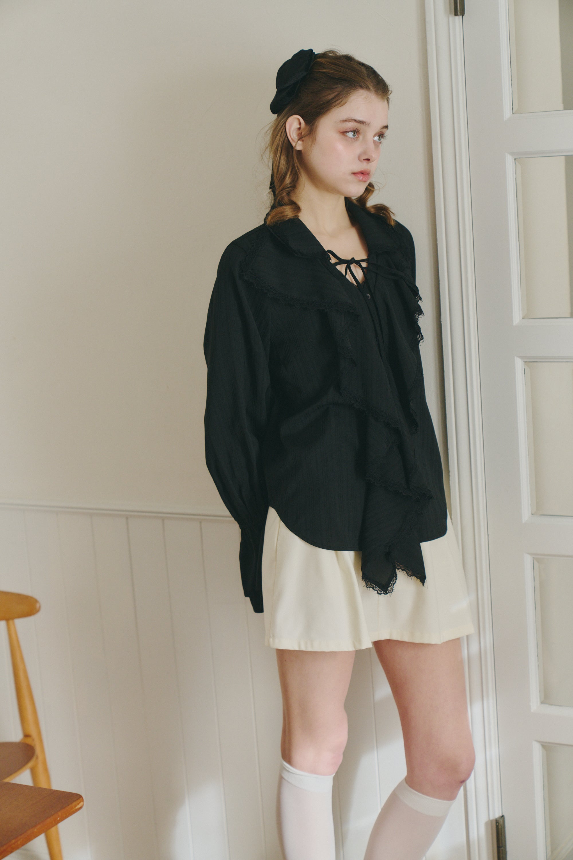 ruffle collared blouse
