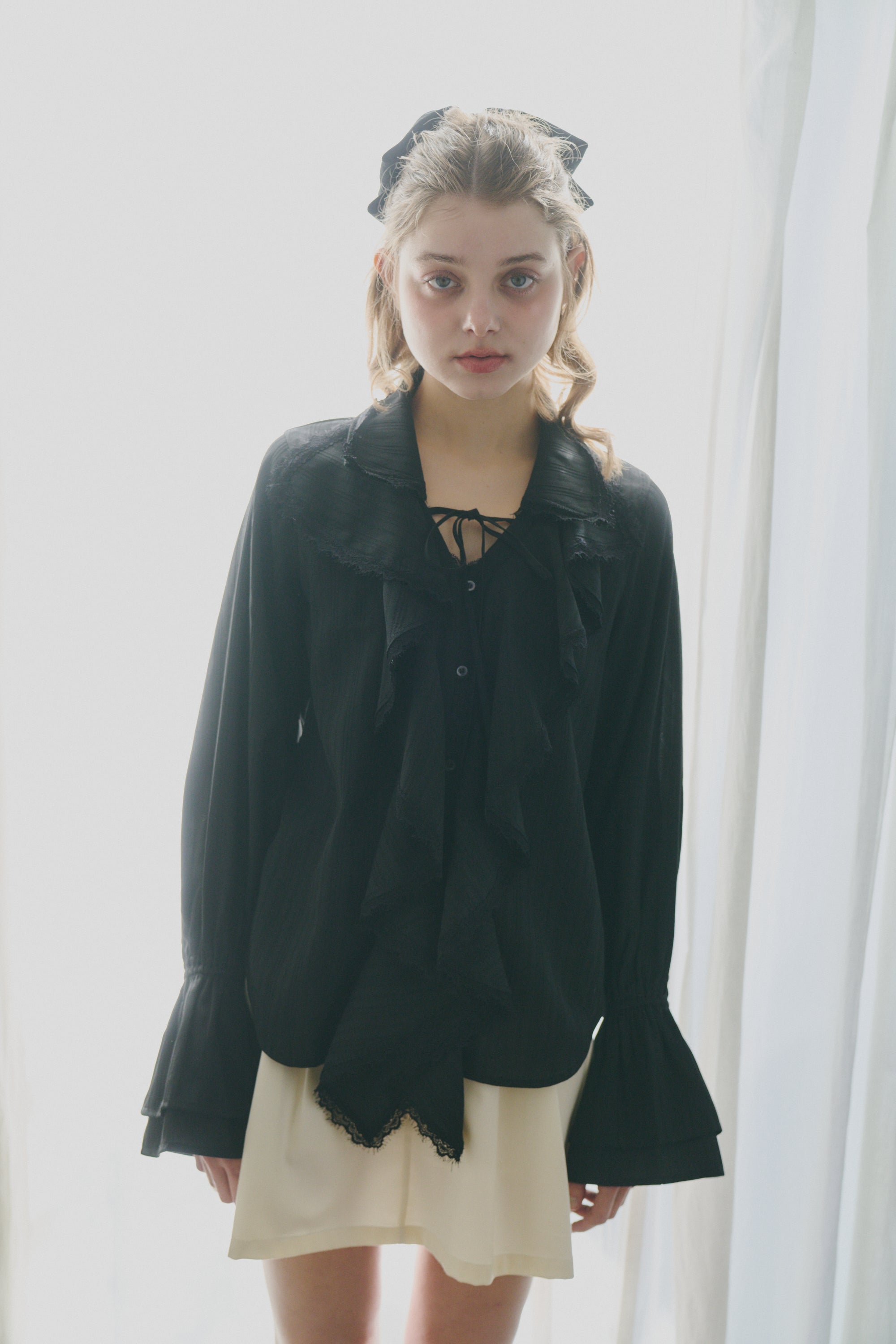 ruffle collared blouse