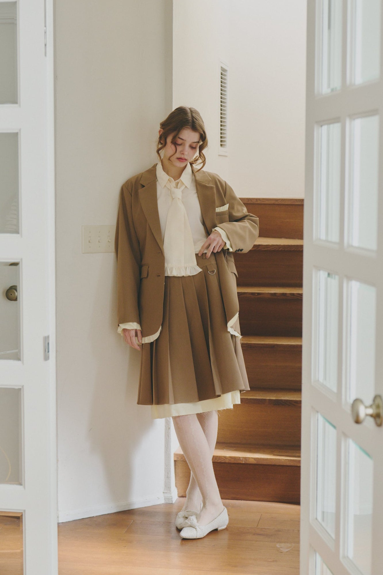 volume sleeve frill tie blouse