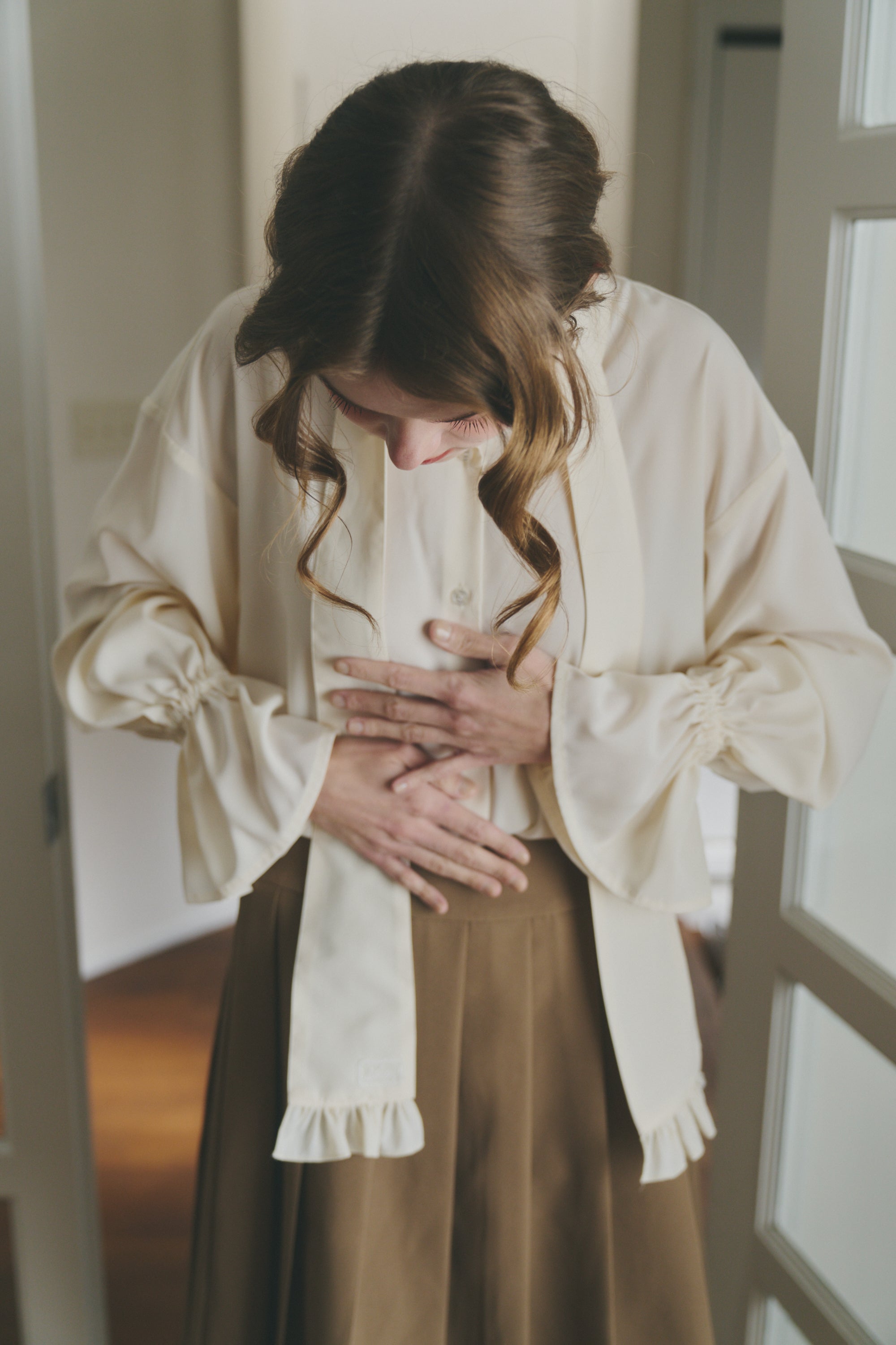 volume sleeve frill tie blouse