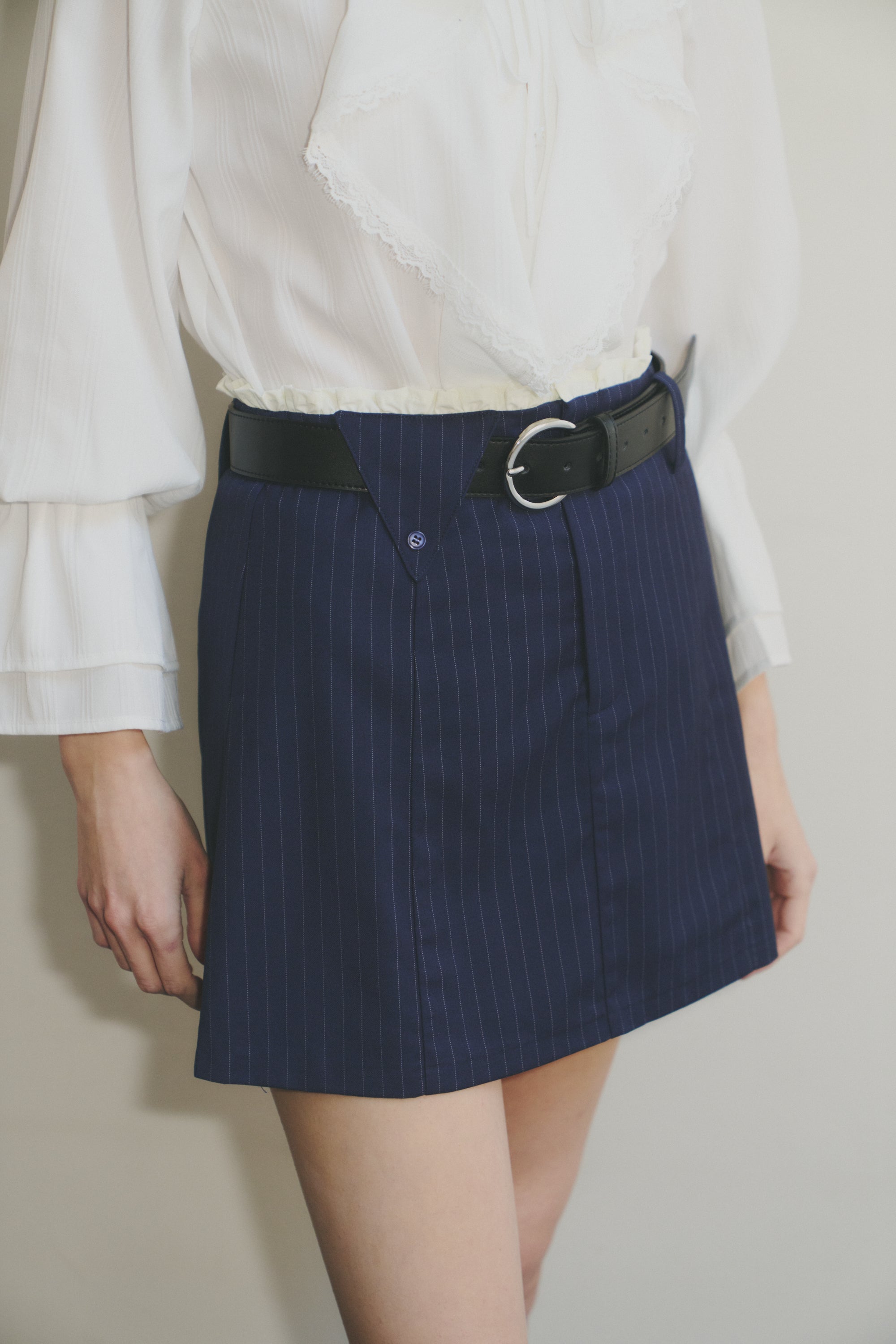 frill belt mini skirt