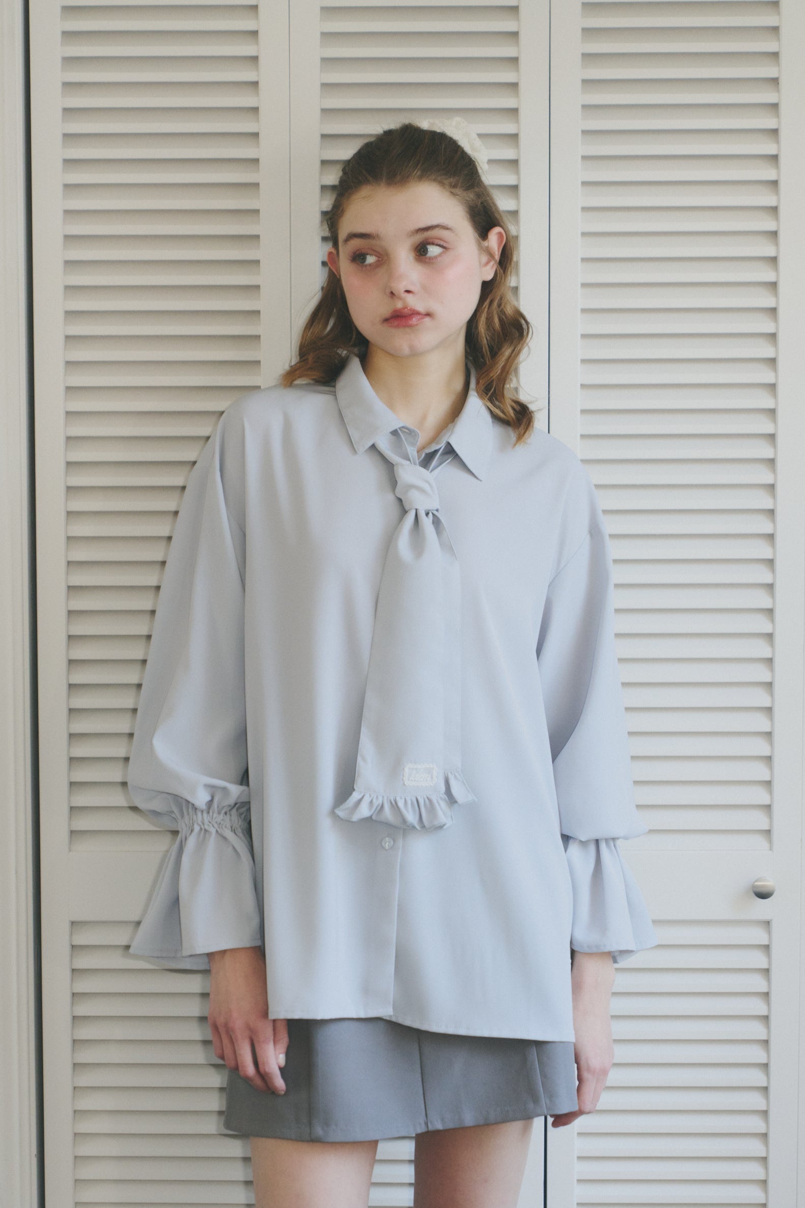 volume sleeve frill tie blouse