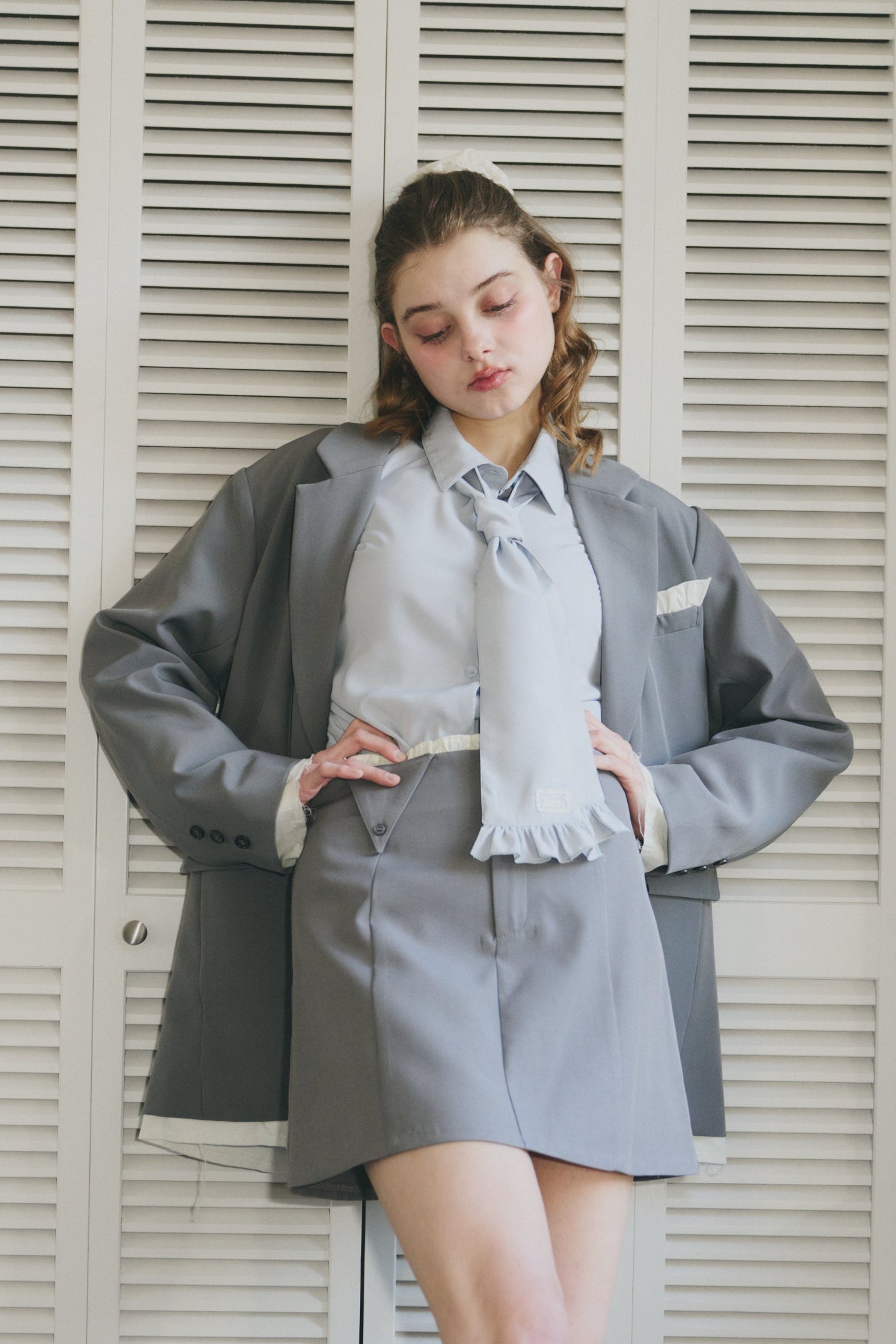 volume sleeve frill tie blouse