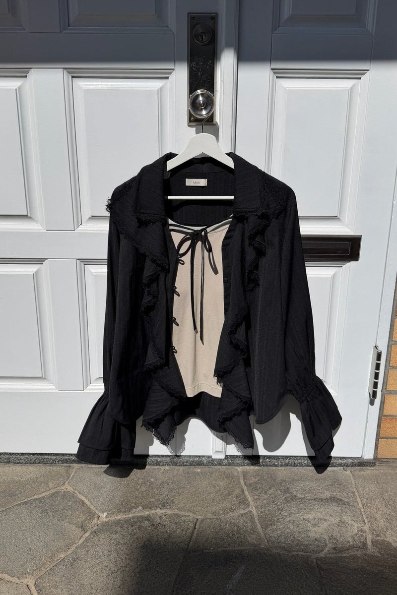 ruffle collared blouse – idem