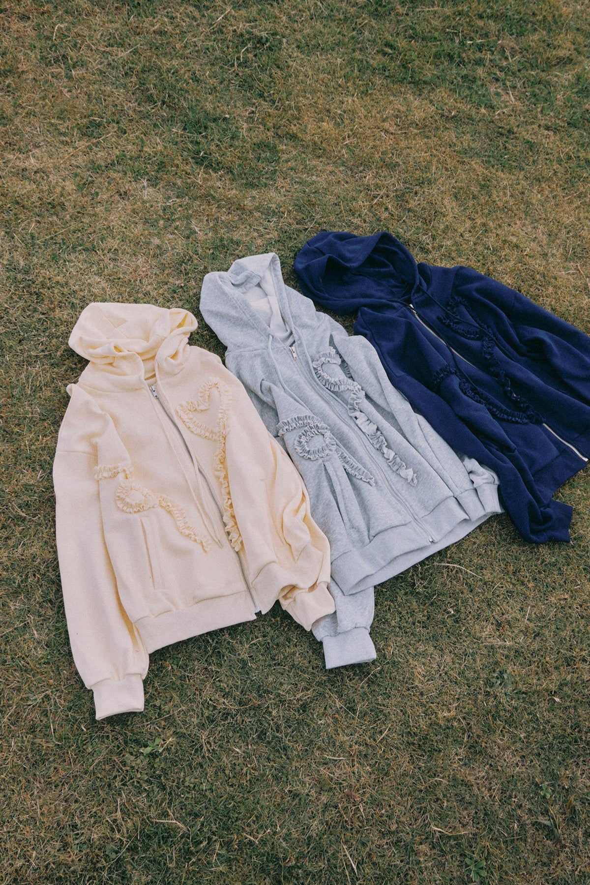 トップス idem heart frill hoodie heart frill hoodie – idem