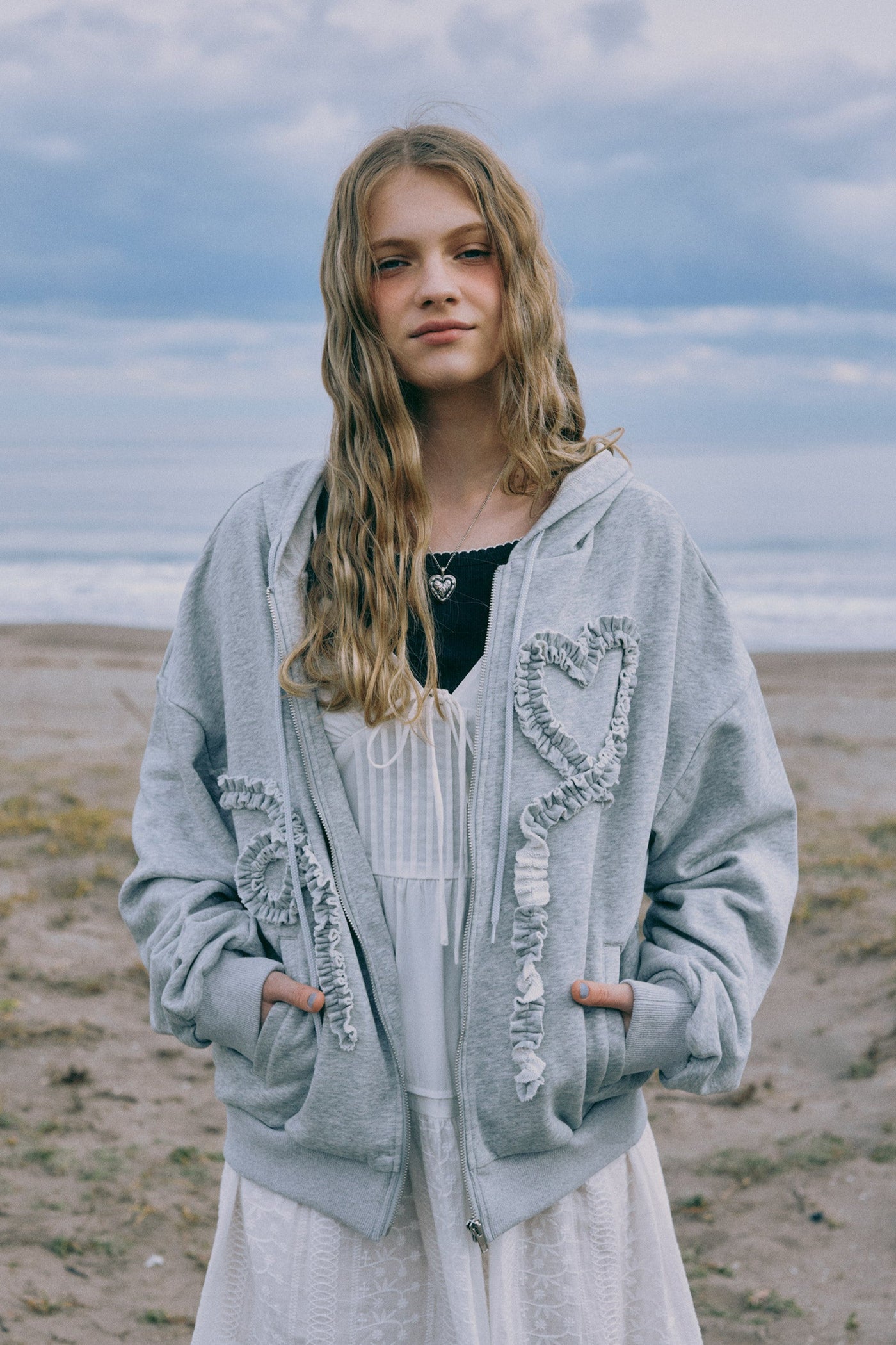 トップス idem heart frill hoodie heart frill hoodie – idem