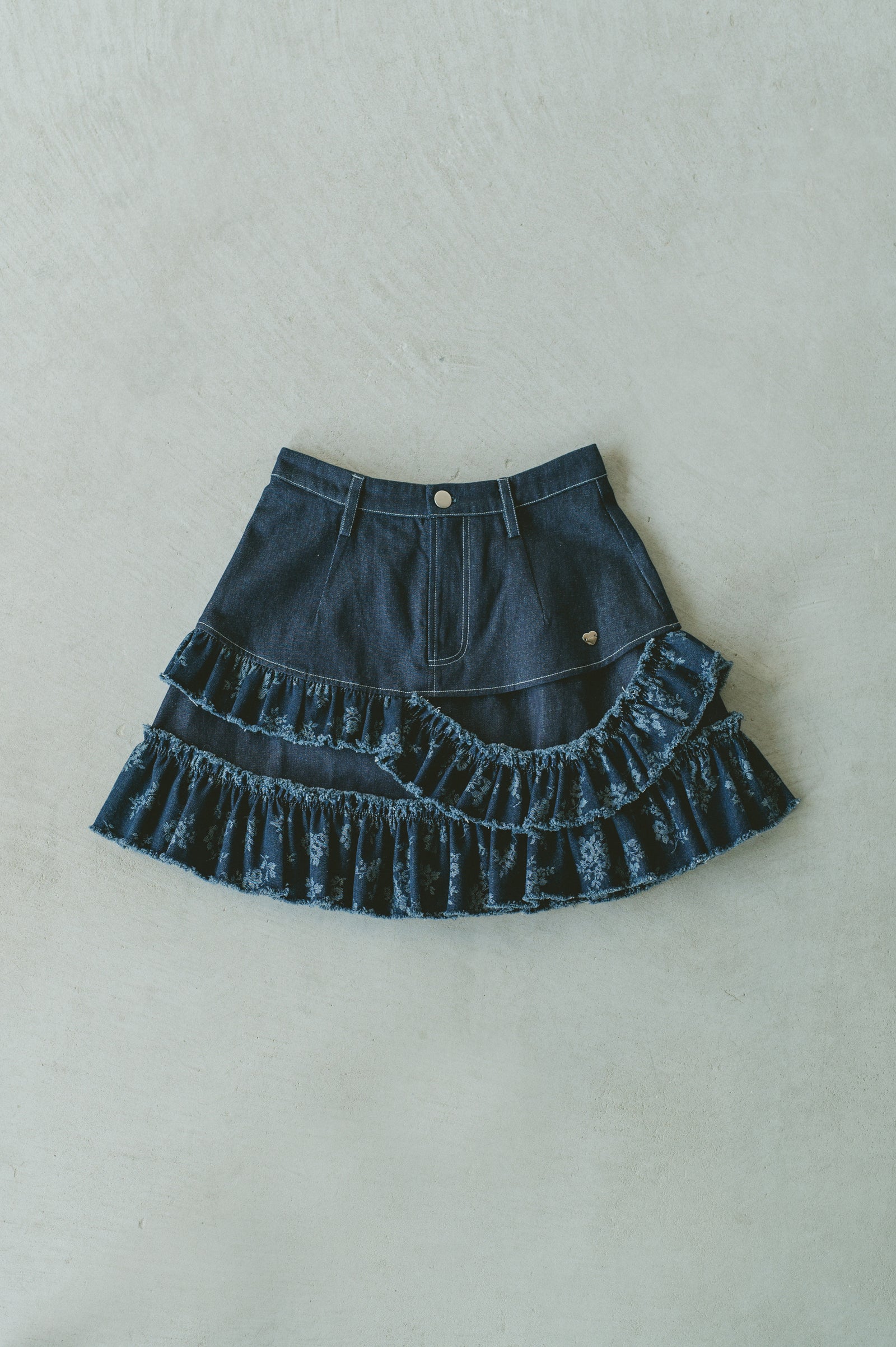 スカート idem damage frill denim skirt damage frill denim skirt／花柄ジャガードフリルデザインスカート