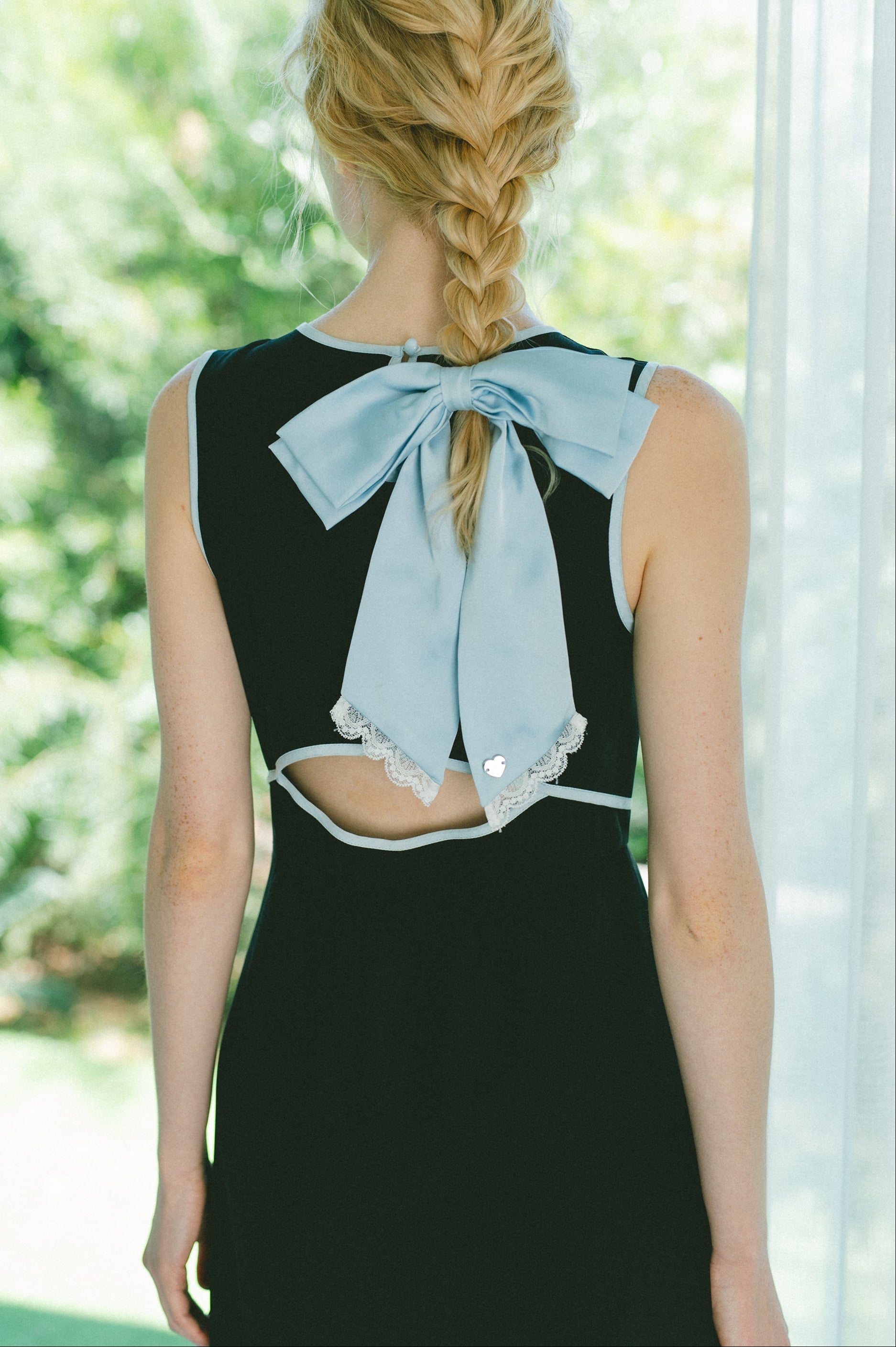 back cut onepiece