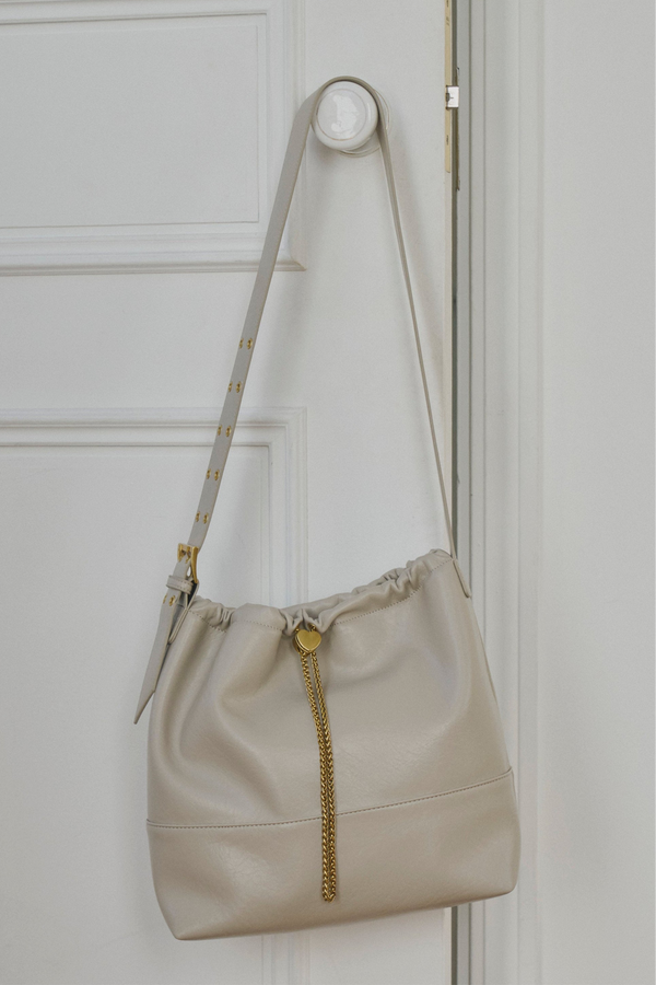 heart charm shoulder bag