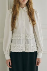 many frill blouse
