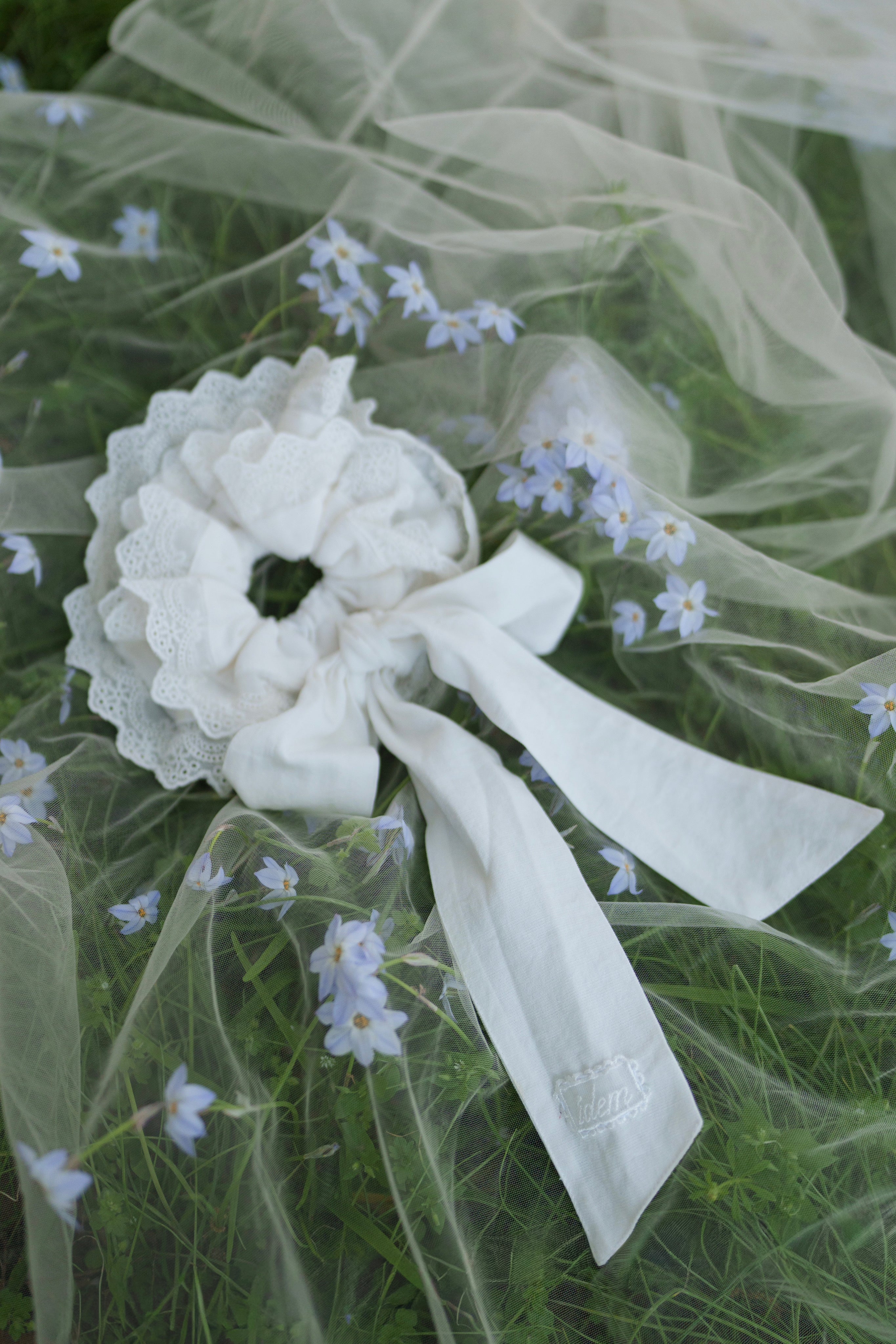 big frill ribbon chouchou