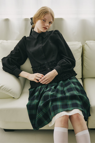 many frill blouse